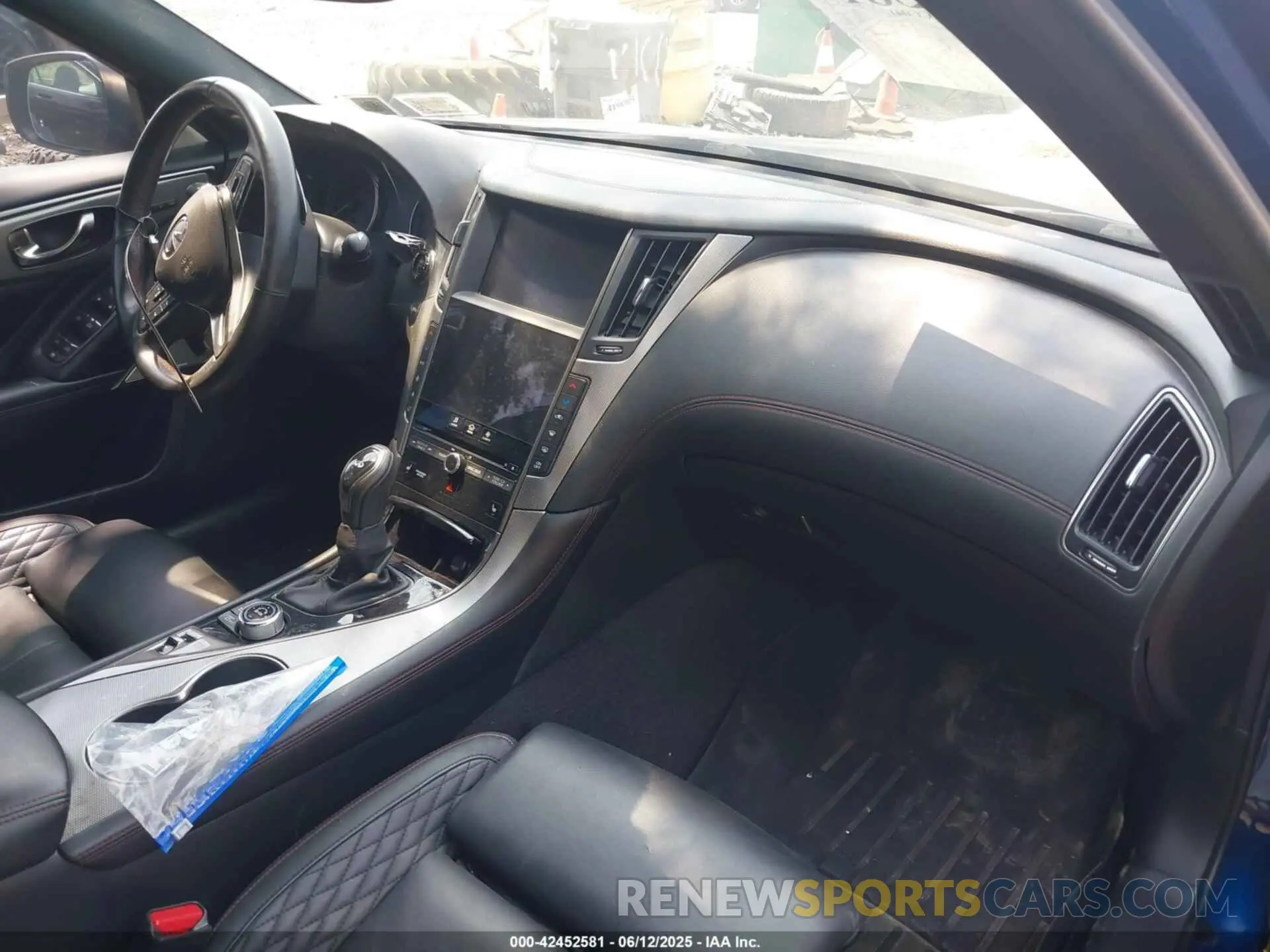 5 Photograph of a damaged car JN1FV7AR9KM800747 INFINITI Q50 2019