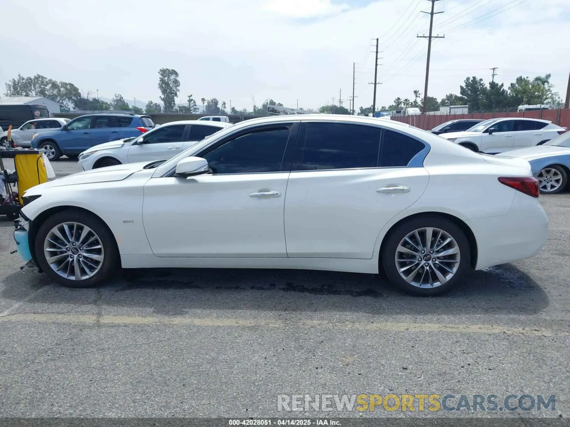 15 Photograph of a damaged car JN1EV7AP0LM203773 INFINITI Q50 2020