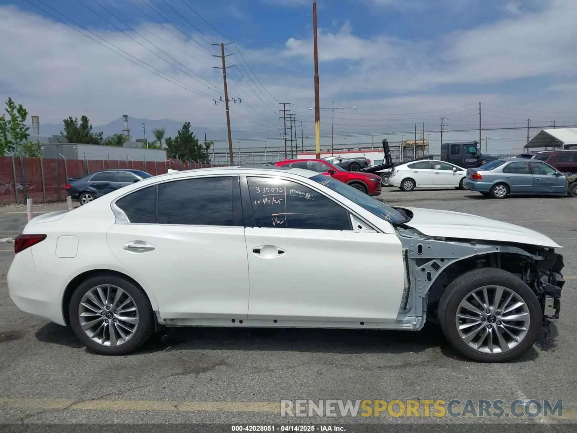 18 Photograph of a damaged car JN1EV7AP0LM203773 INFINITI Q50 2020