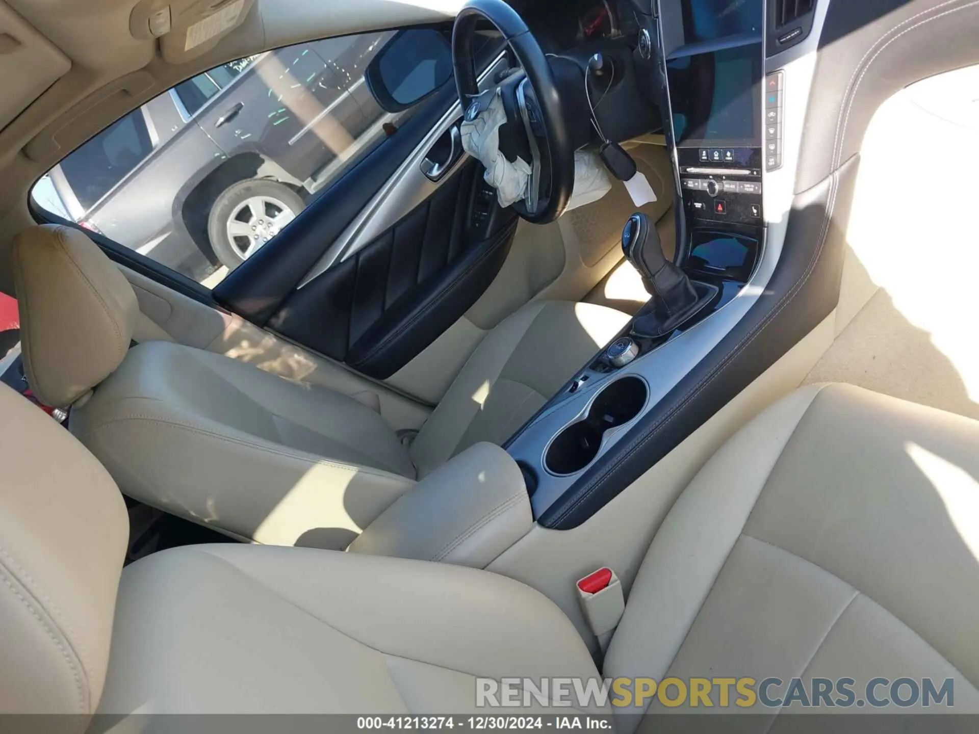 5 Photograph of a damaged car JN1EV7AP0LM208505 INFINITI Q50 2020