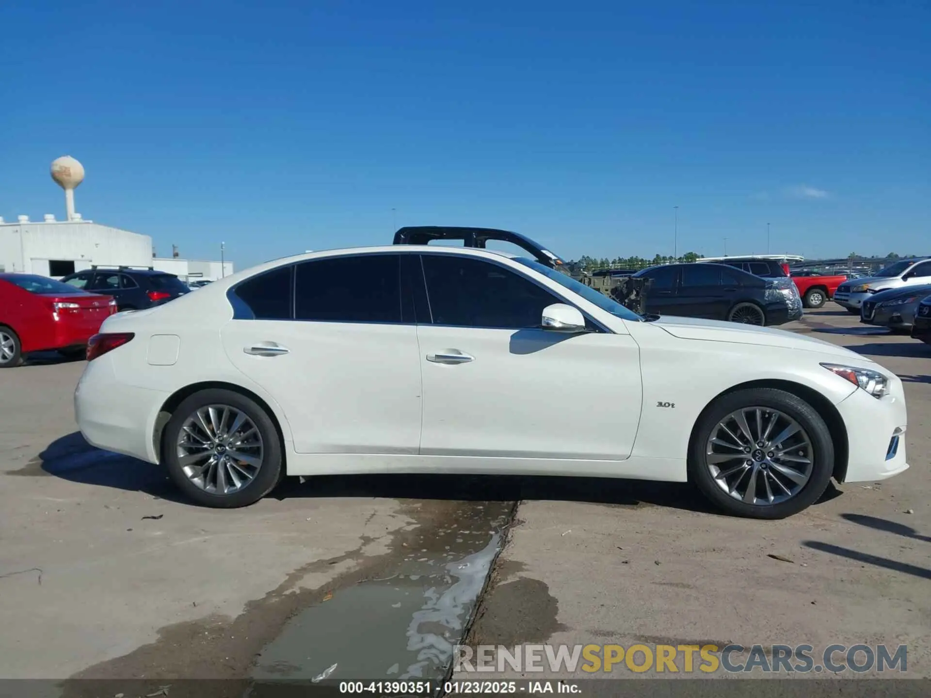 13 Photograph of a damaged car JN1EV7AP1LM205306 INFINITI Q50 2020