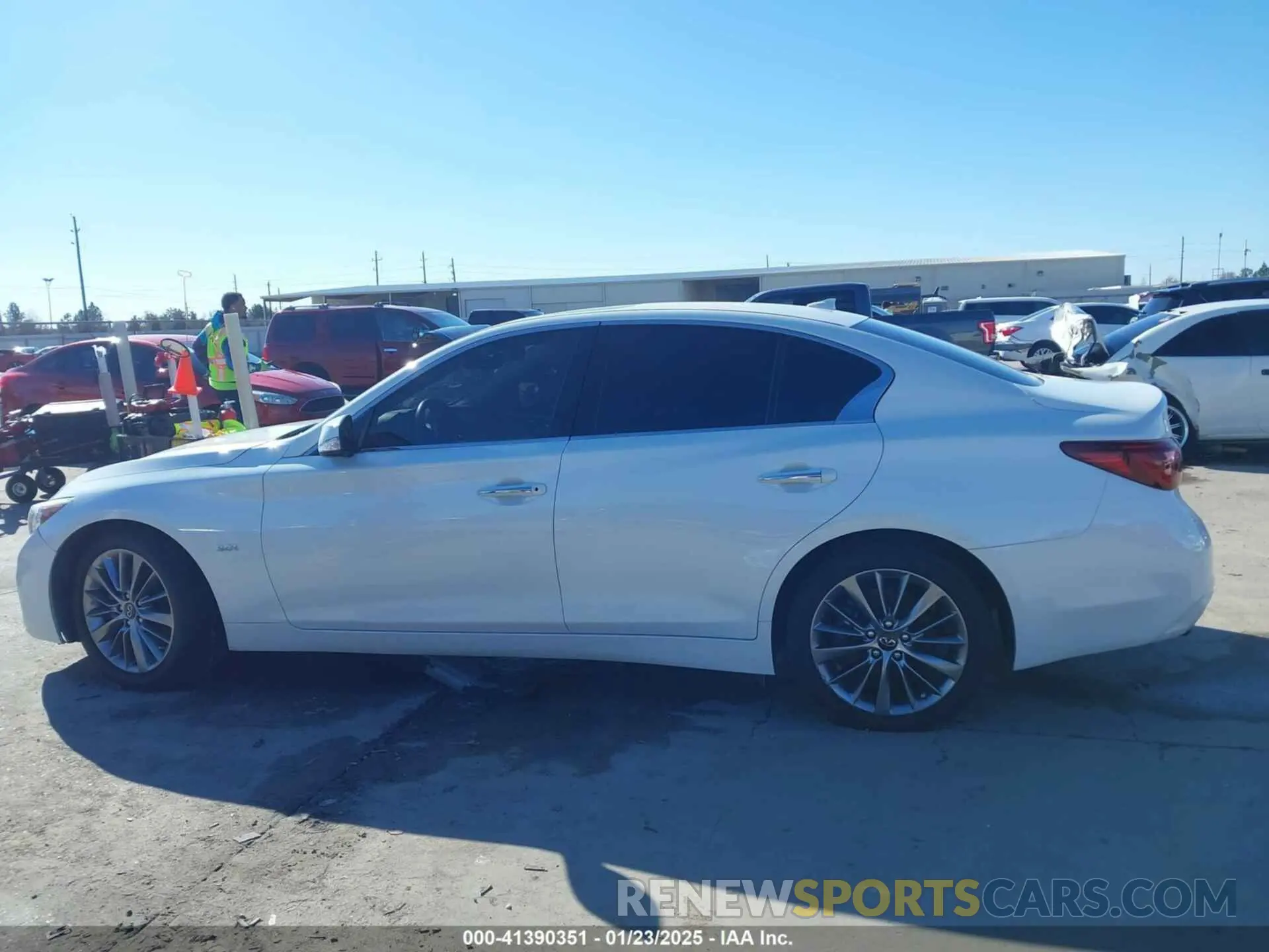 14 Photograph of a damaged car JN1EV7AP1LM205306 INFINITI Q50 2020
