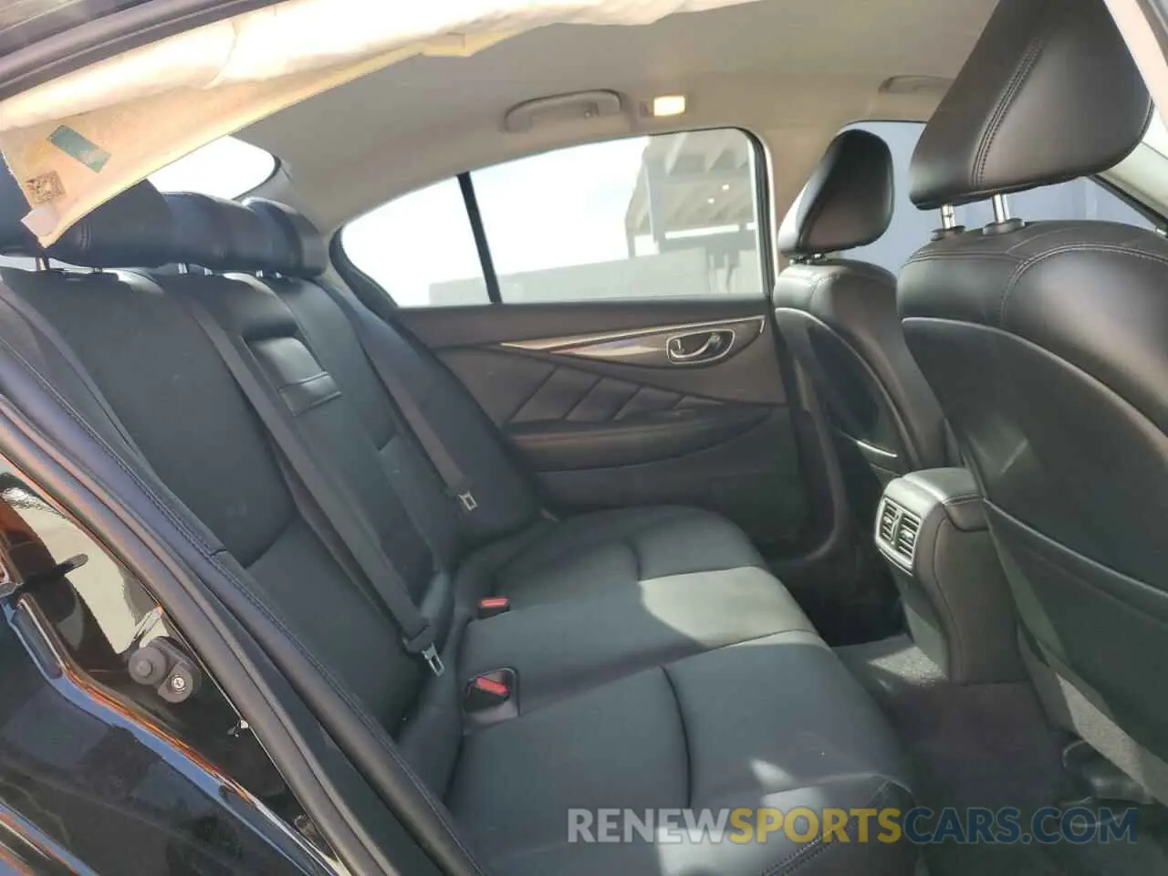 11 Photograph of a damaged car JN1EV7AP1LM207475 INFINITI Q50 2020