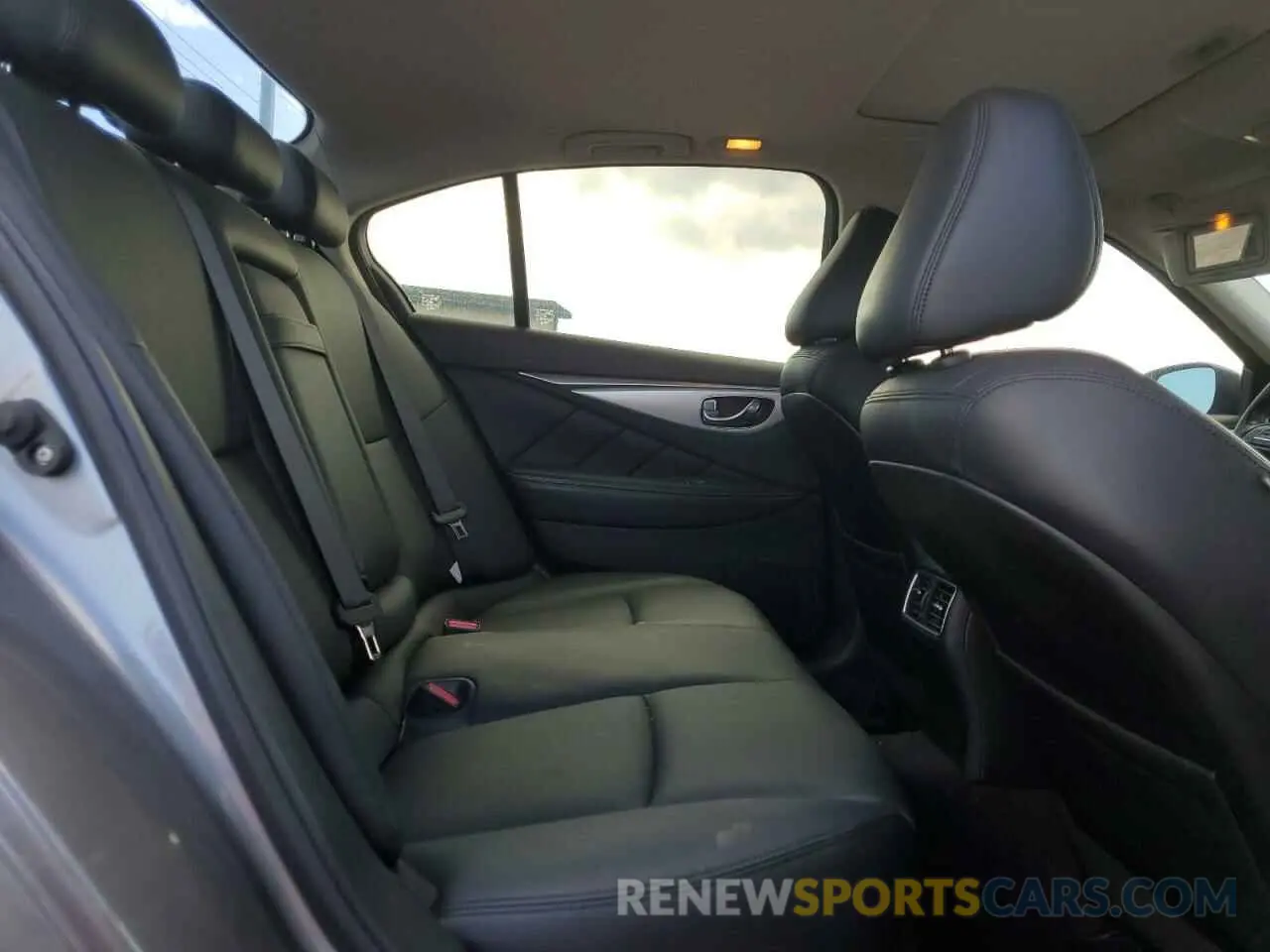 10 Photograph of a damaged car JN1EV7AP2LM207128 INFINITI Q50 2020
