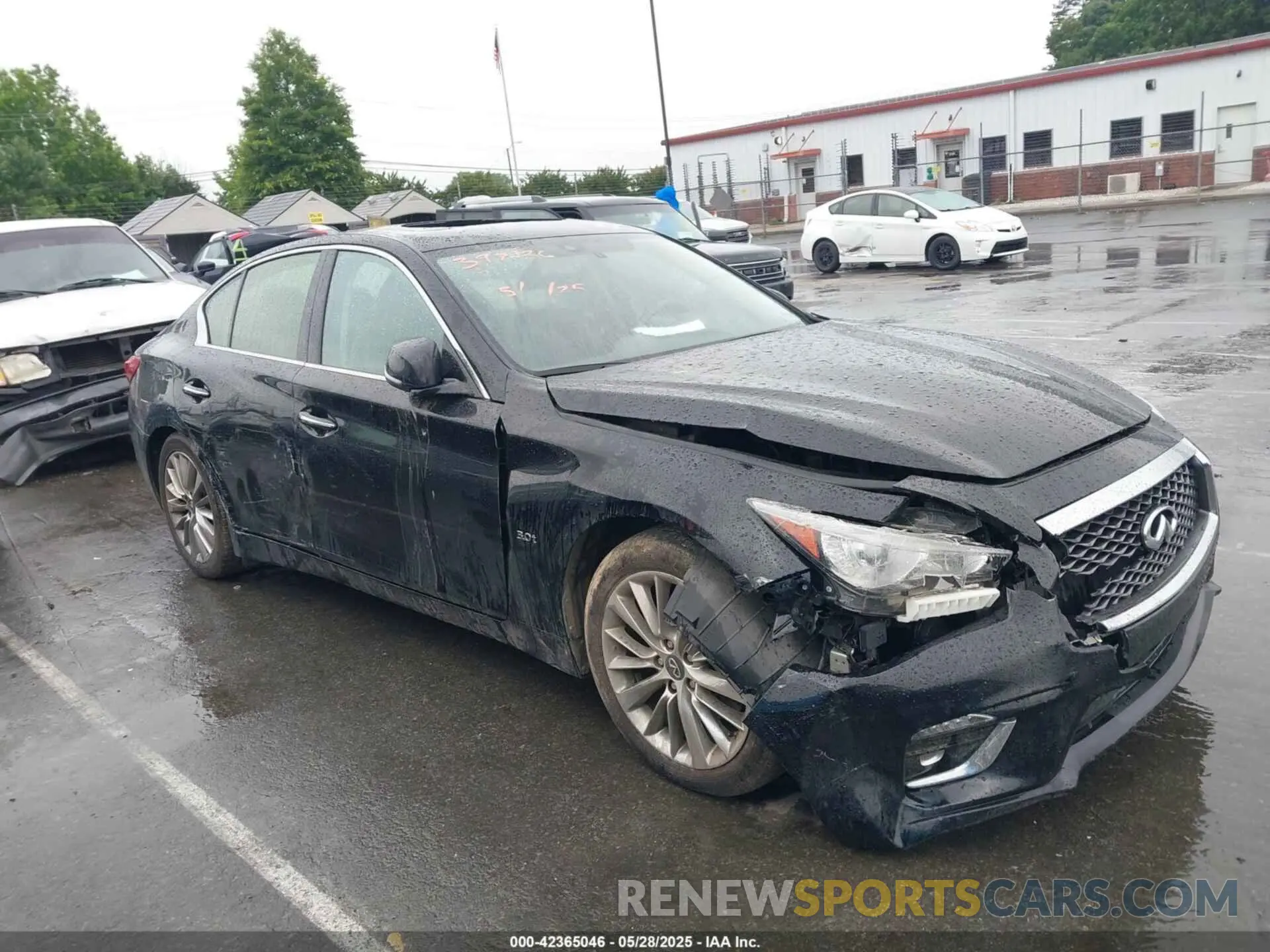 12 Photograph of a damaged car JN1EV7AP3LM207722 INFINITI Q50 2020