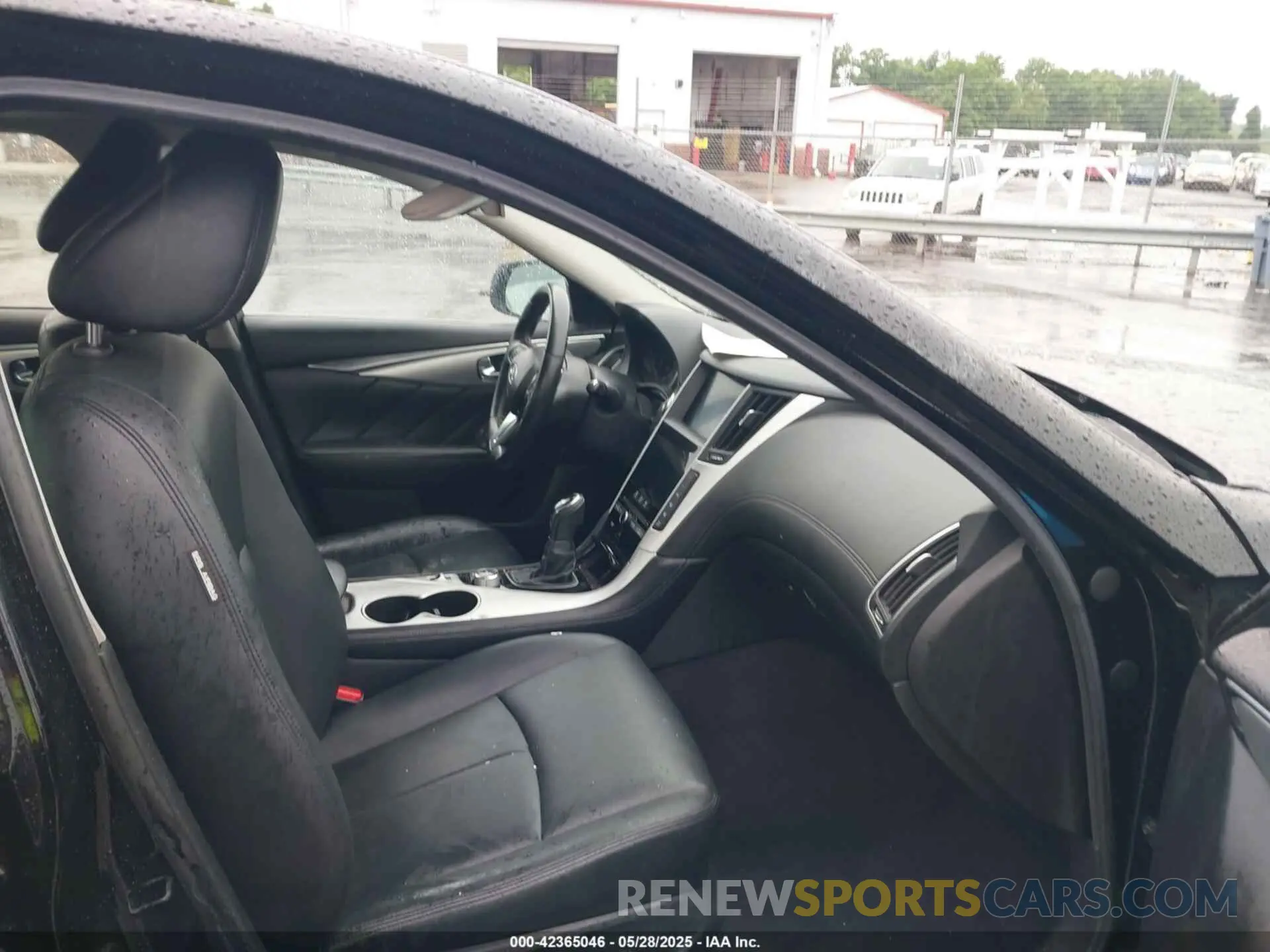 5 Photograph of a damaged car JN1EV7AP3LM207722 INFINITI Q50 2020