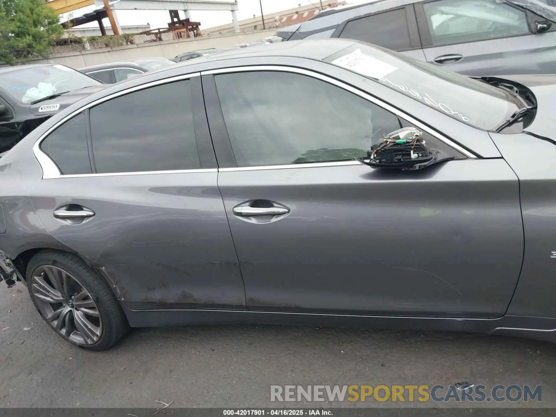 14 Photograph of a damaged car JN1EV7AP3LM208059 INFINITI Q50 2020