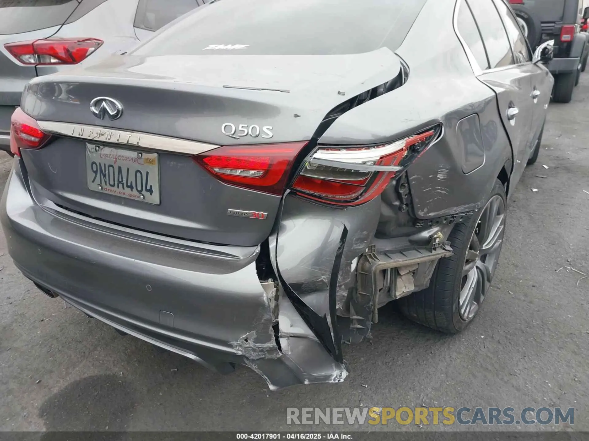 18 Photograph of a damaged car JN1EV7AP3LM208059 INFINITI Q50 2020
