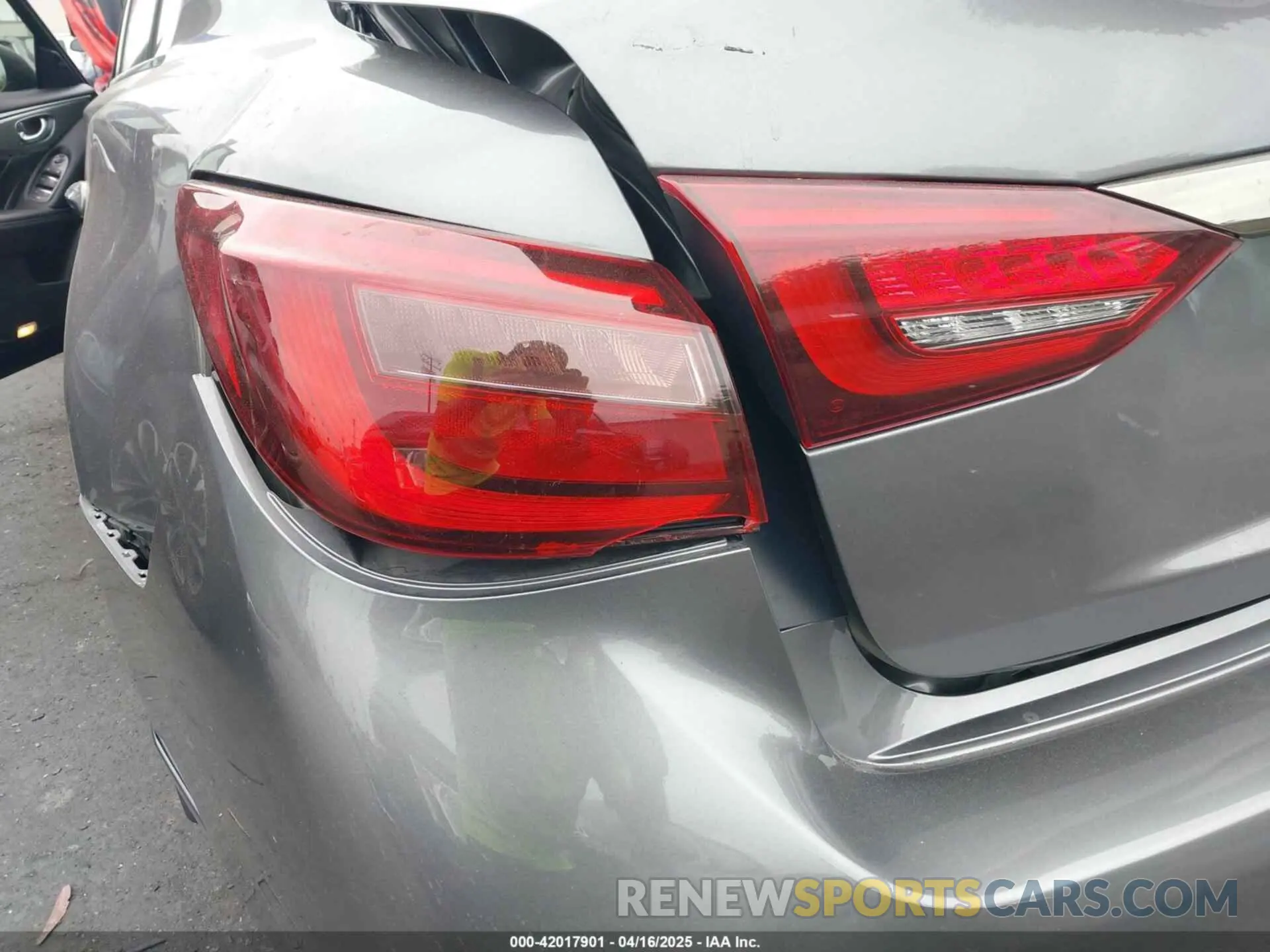 19 Photograph of a damaged car JN1EV7AP3LM208059 INFINITI Q50 2020