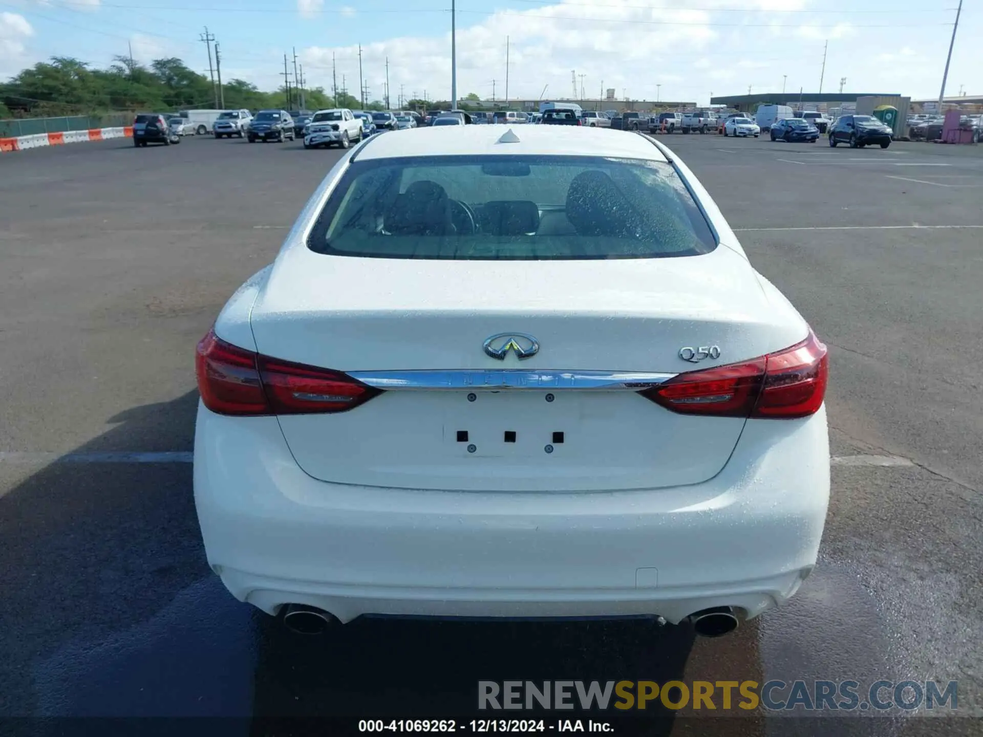 16 Photograph of a damaged car JN1EV7AP4LM206367 INFINITI Q50 2020