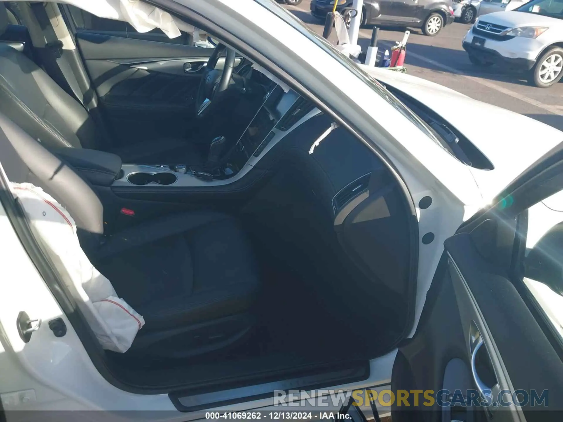 5 Photograph of a damaged car JN1EV7AP4LM206367 INFINITI Q50 2020