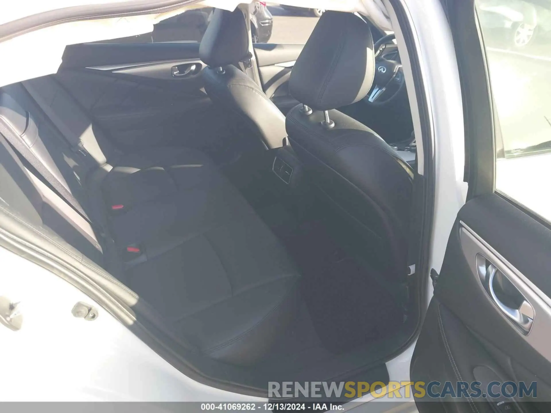 8 Photograph of a damaged car JN1EV7AP4LM206367 INFINITI Q50 2020