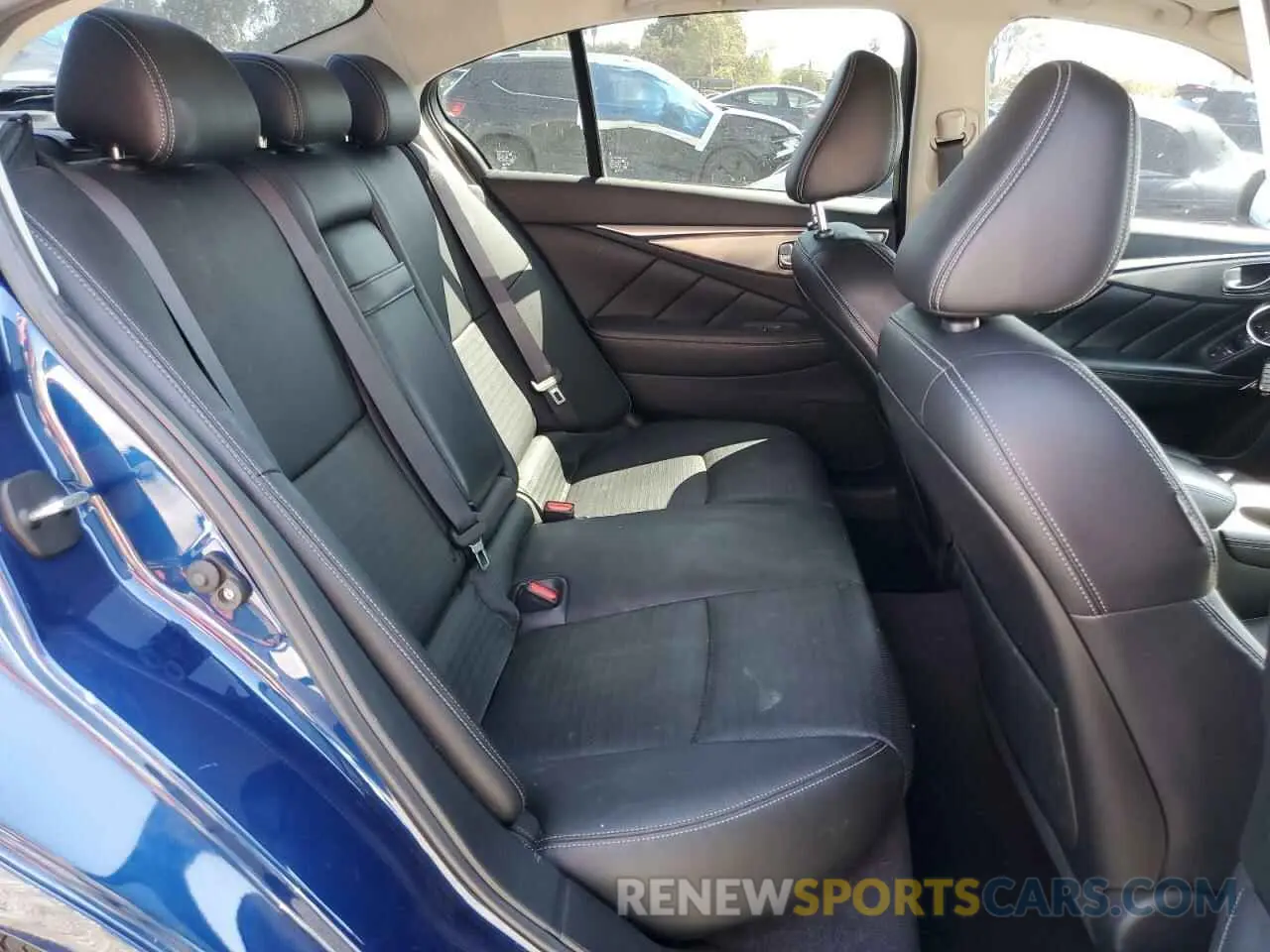 10 Photograph of a damaged car JN1EV7AP4LM208572 INFINITI Q50 2020