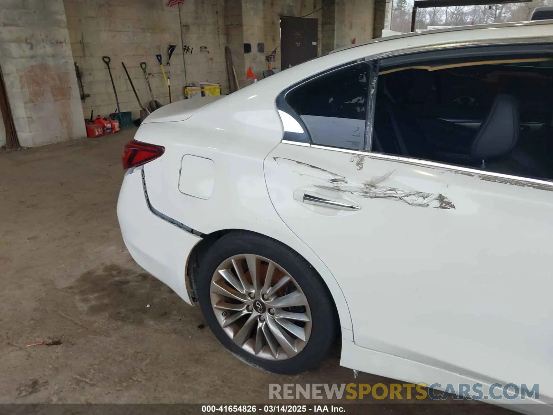16 Photograph of a damaged car JN1EV7AP6LM204474 INFINITI Q50 2020