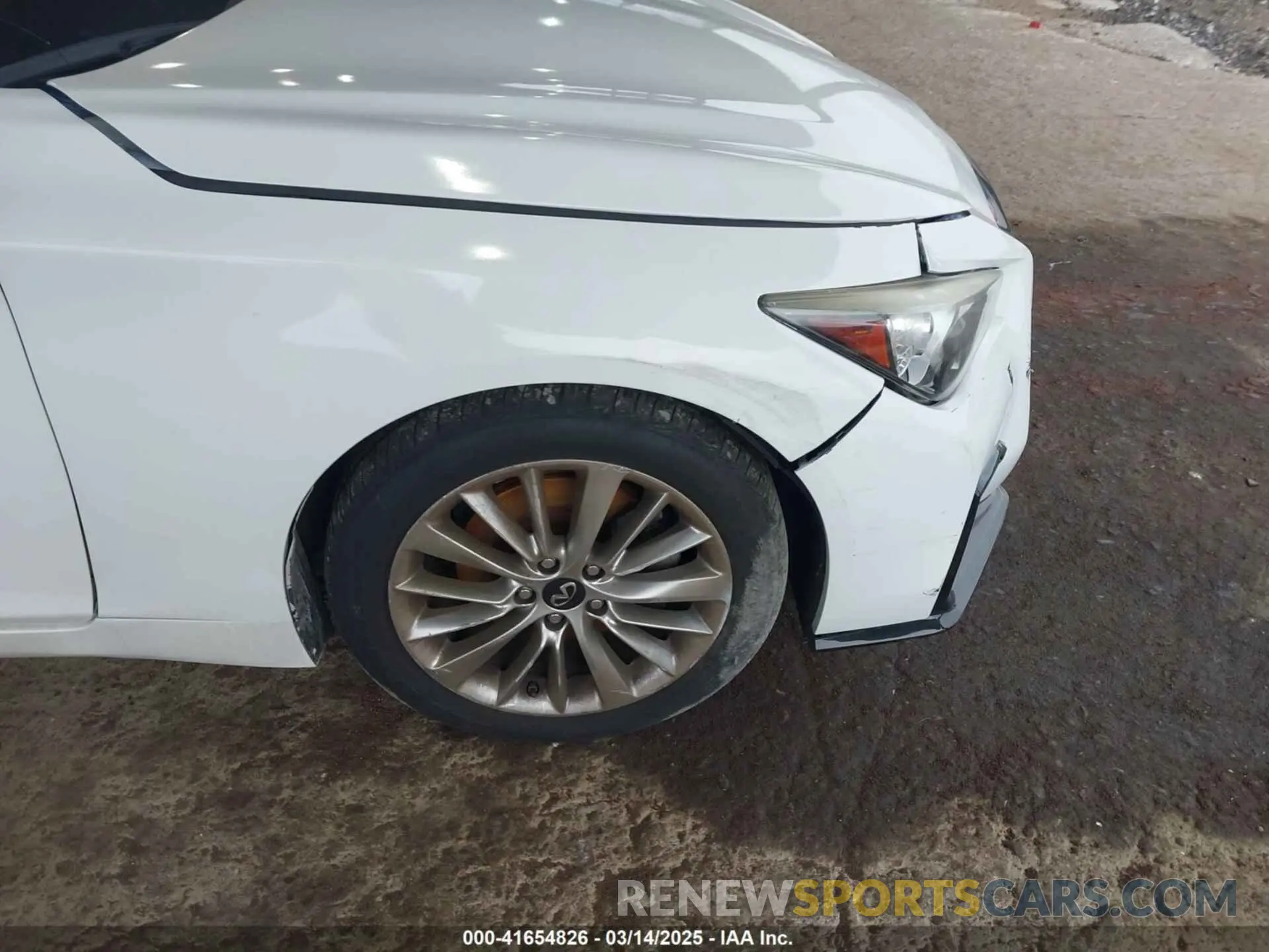 17 Photograph of a damaged car JN1EV7AP6LM204474 INFINITI Q50 2020