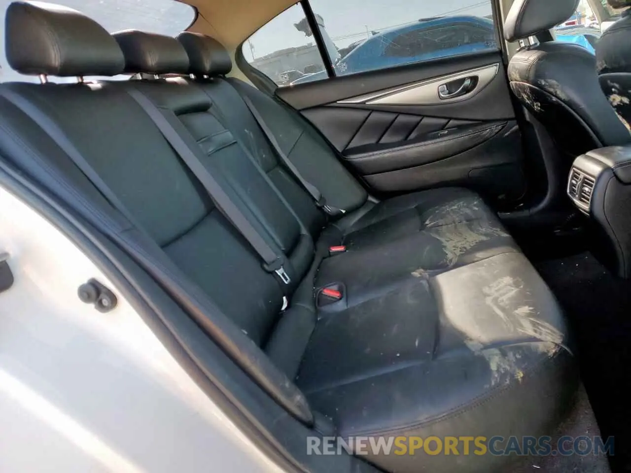 11 Photograph of a damaged car JN1EV7AP6LM206273 INFINITI Q50 2020