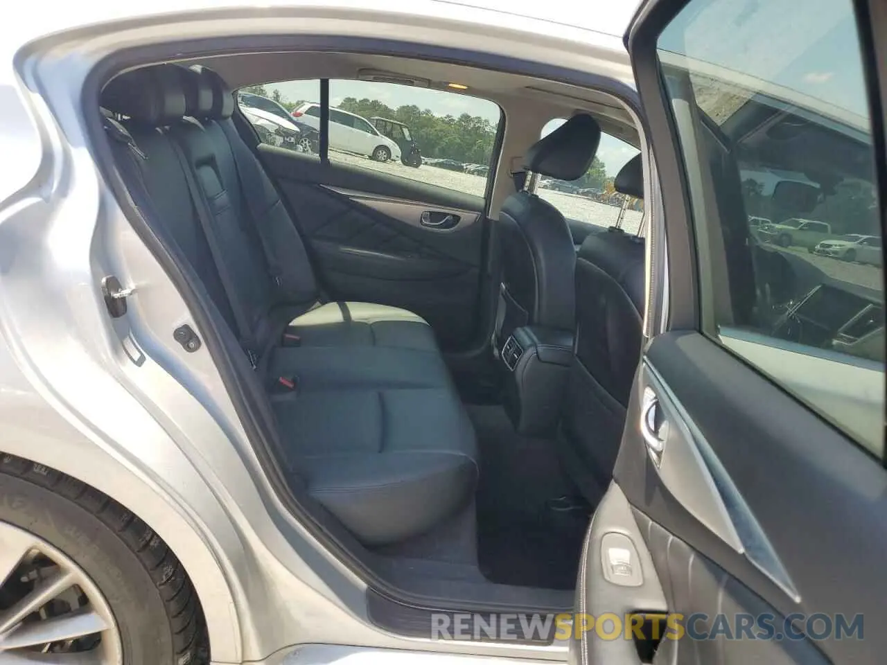 10 Photograph of a damaged car JN1EV7AP8LM206579 INFINITI Q50 2020