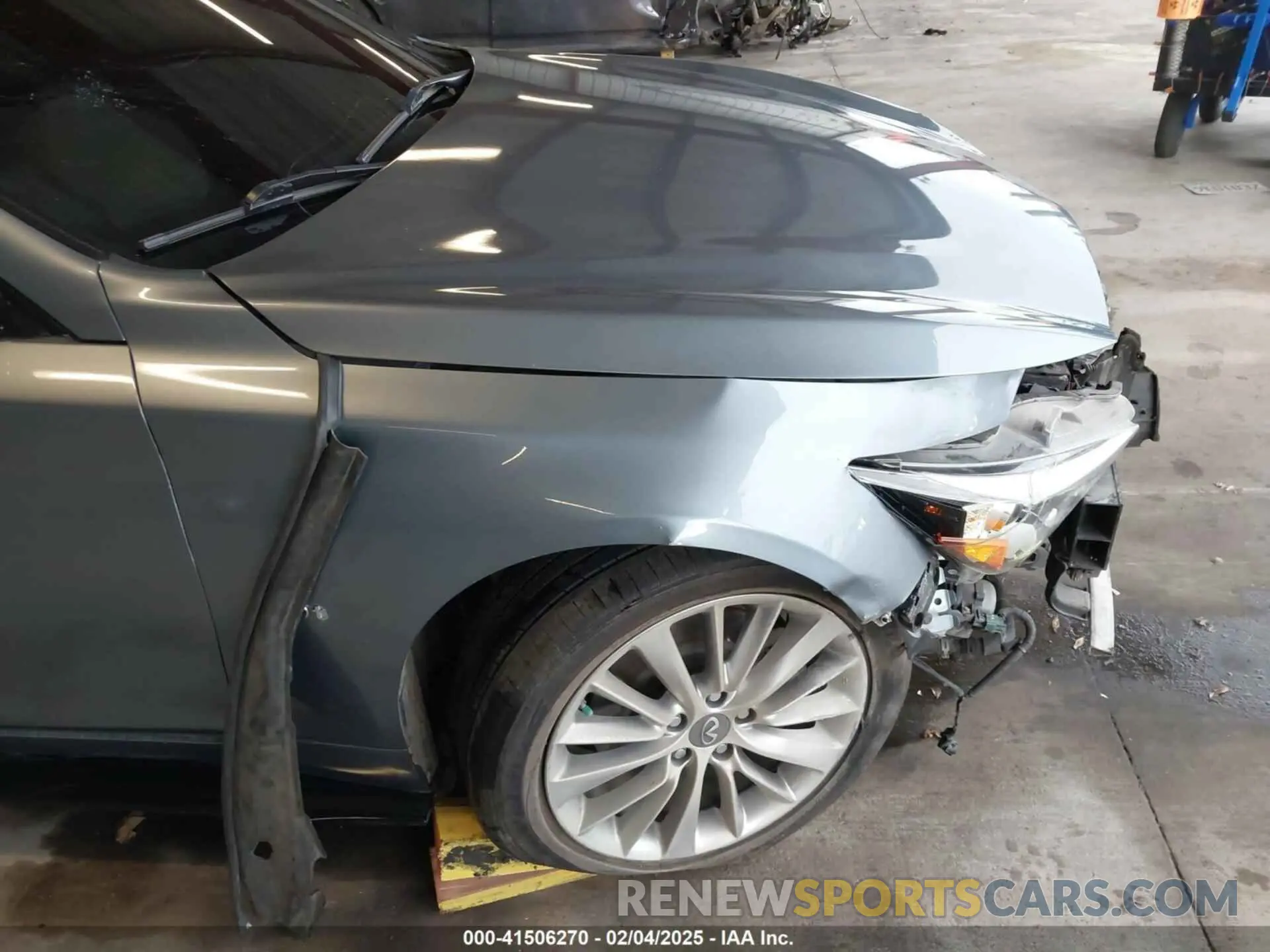 18 Photograph of a damaged car JN1EV7AP9LM207725 INFINITI Q50 2020
