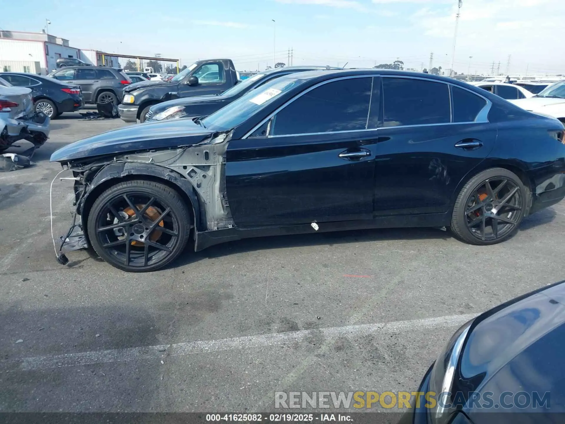 13 Photograph of a damaged car JN1EV7AP9LM207983 INFINITI Q50 2020
