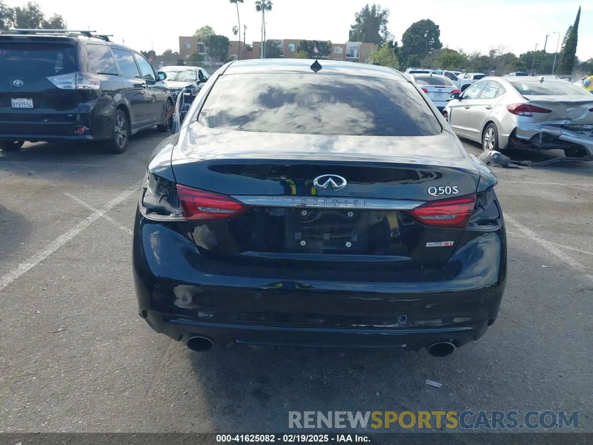 15 Photograph of a damaged car JN1EV7AP9LM207983 INFINITI Q50 2020