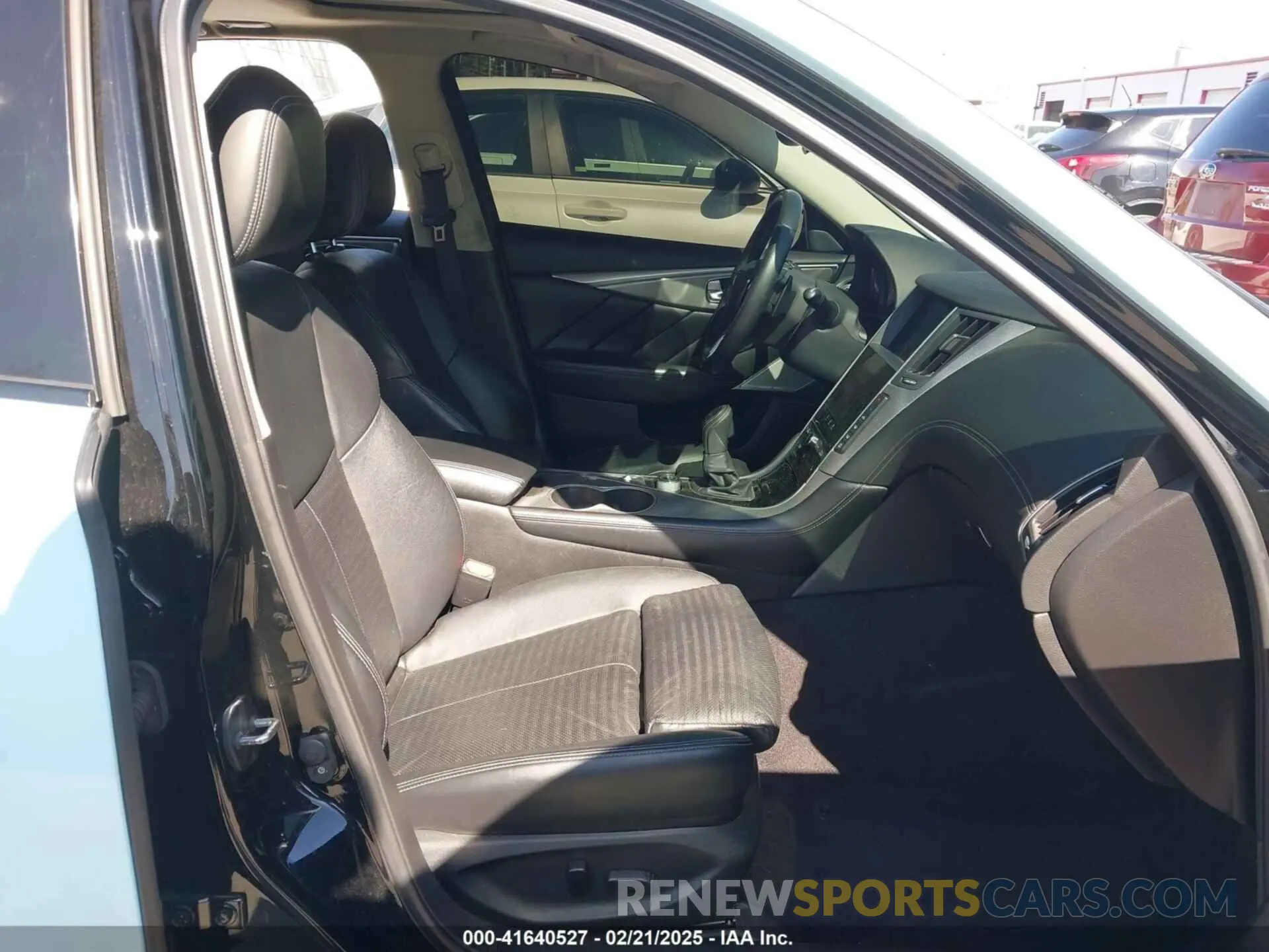 5 Photograph of a damaged car JN1EV7AP9LM207997 INFINITI Q50 2020