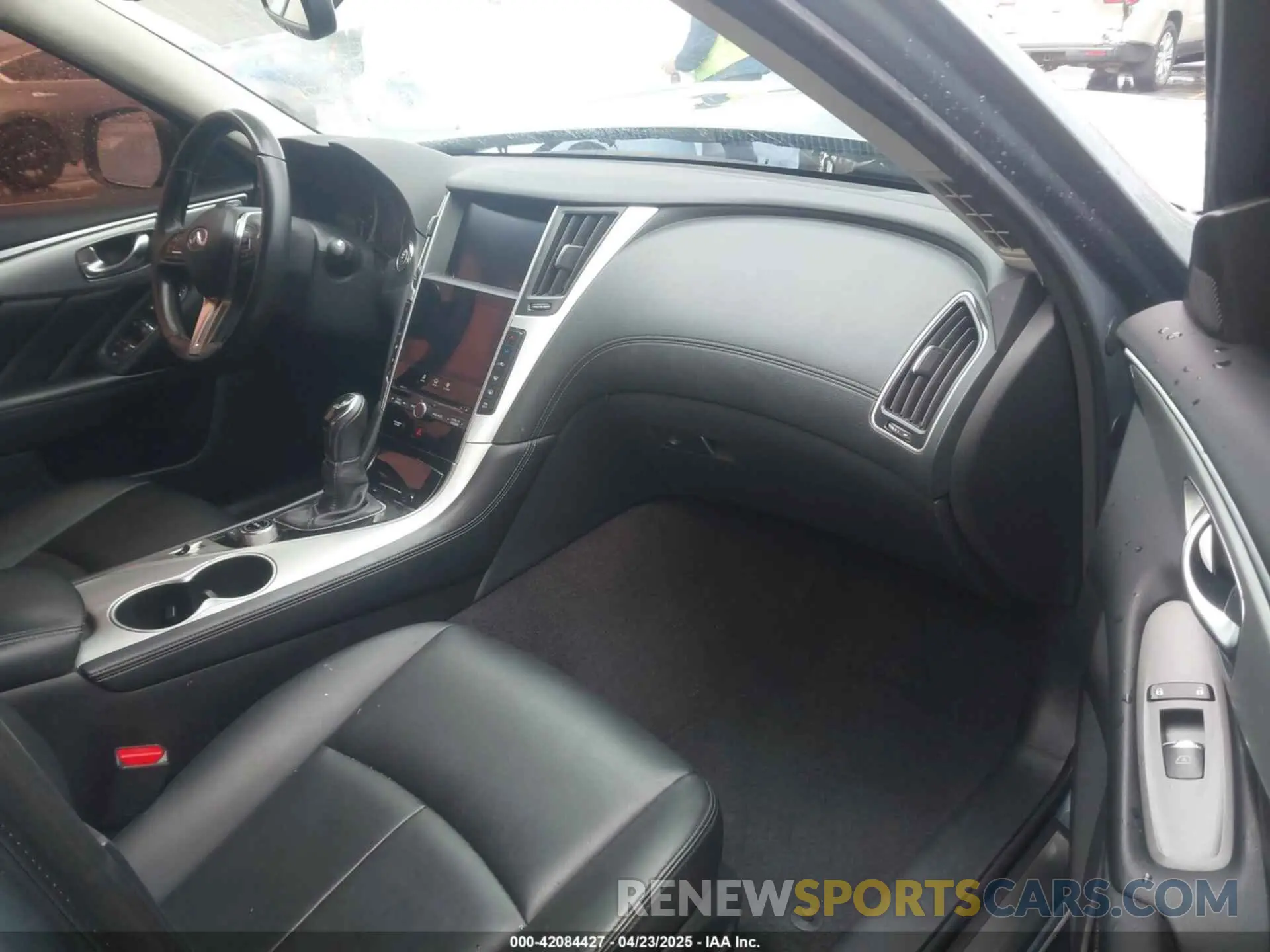 5 Photograph of a damaged car JN1EV7APXLM205739 INFINITI Q50 2020