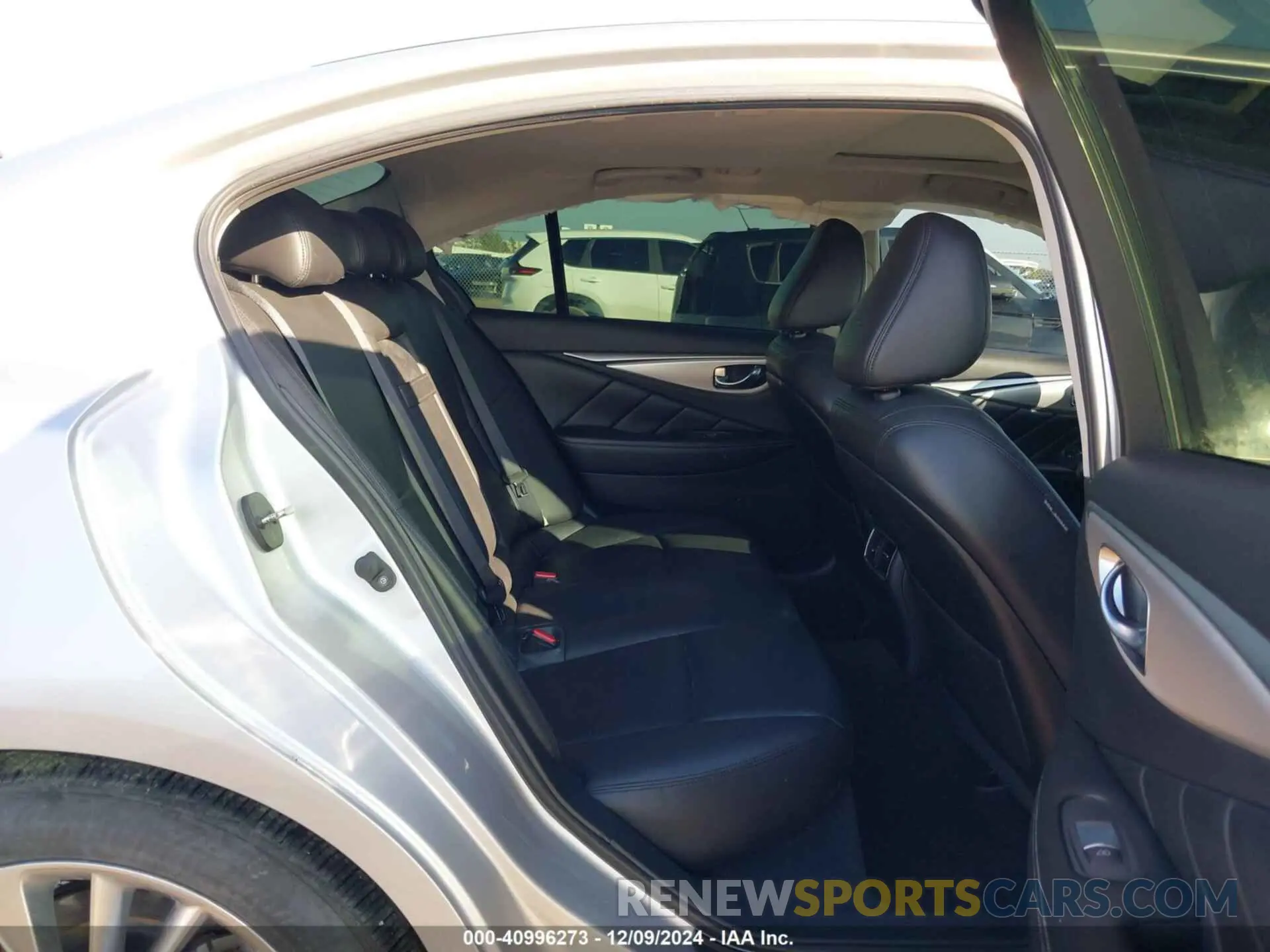 8 Photograph of a damaged car JN1EV7AR1LM255608 INFINITI Q50 2020