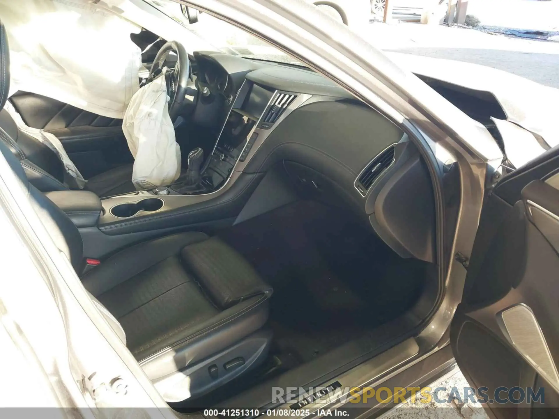 5 Photograph of a damaged car JN1EV7AR2LM252815 INFINITI Q50 2020