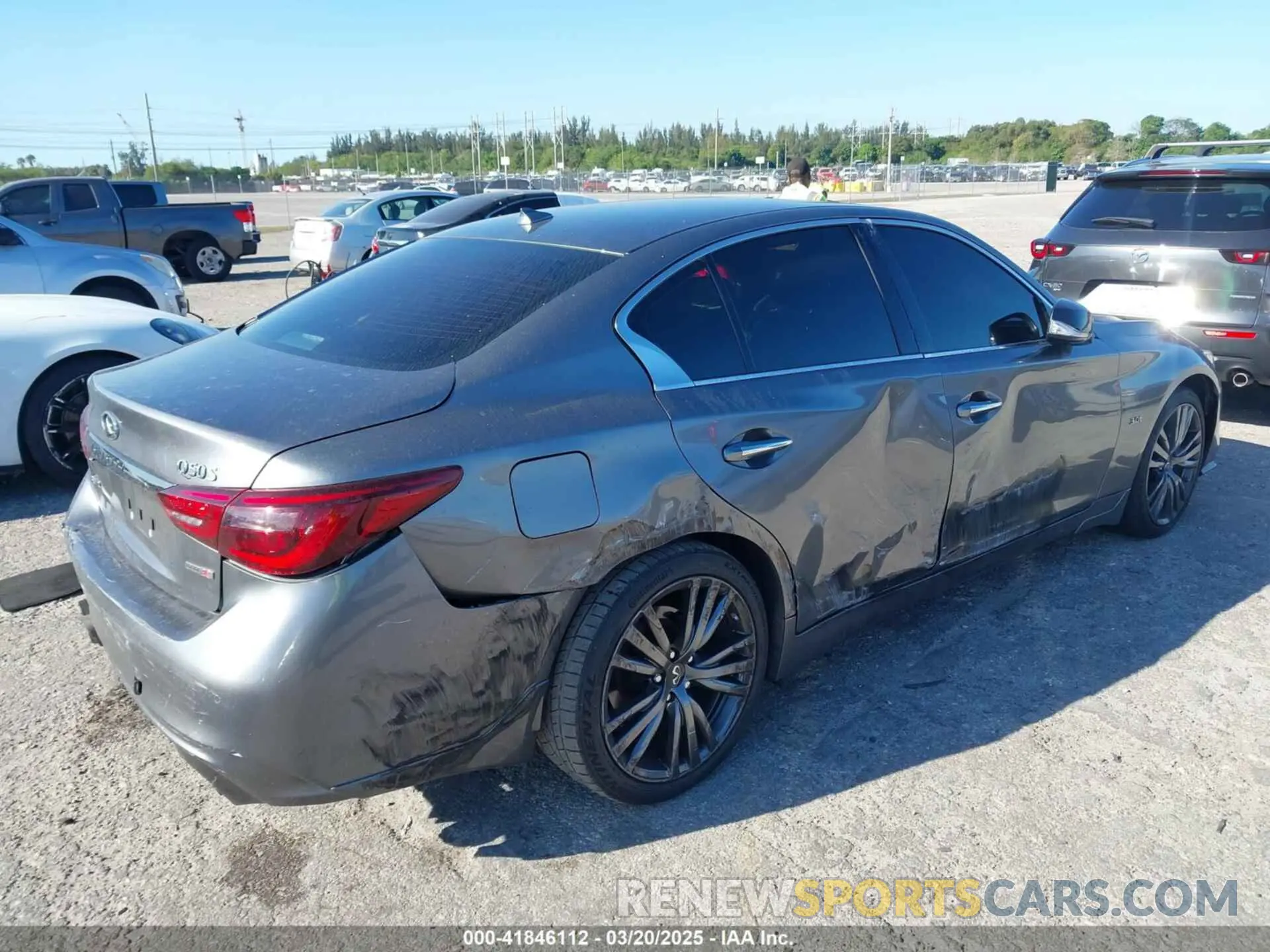 4 Photograph of a damaged car JN1EV7AR2LM253964 INFINITI Q50 2020