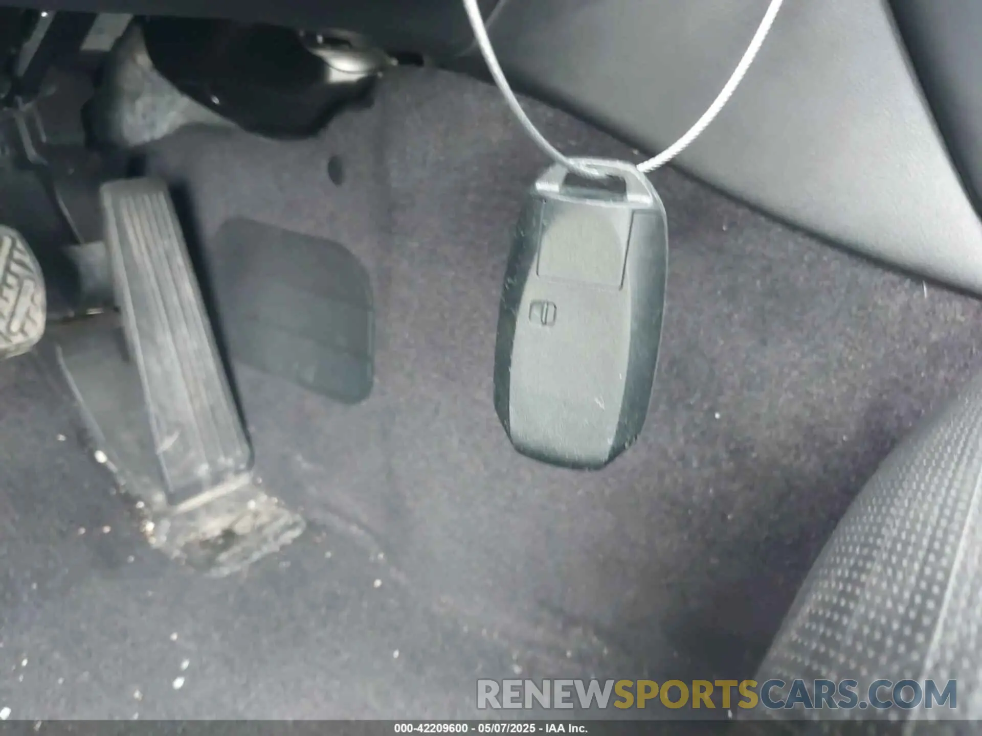 11 Photograph of a damaged car JN1EV7AR3LM254332 INFINITI Q50 2020