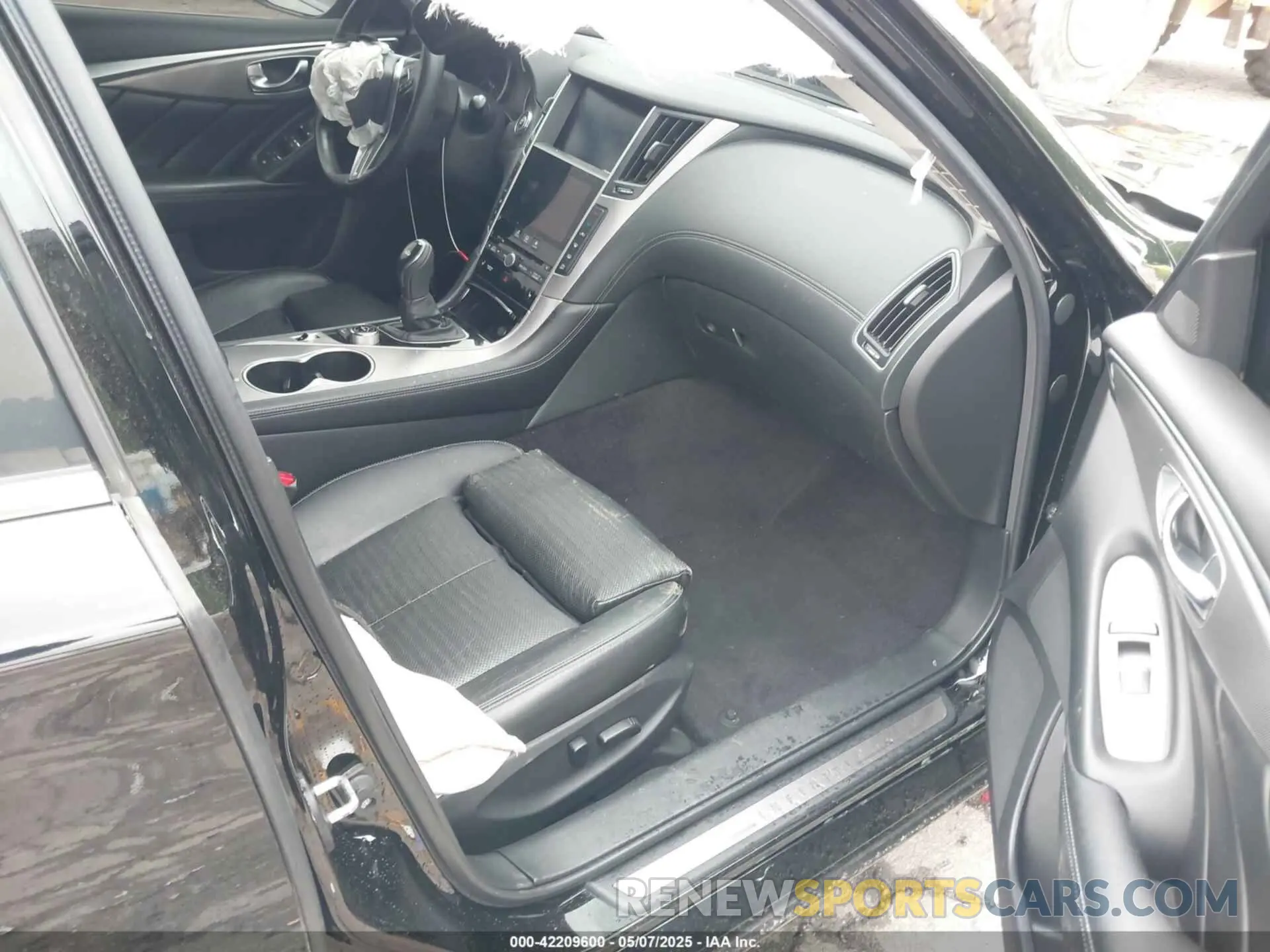 5 Photograph of a damaged car JN1EV7AR3LM254332 INFINITI Q50 2020