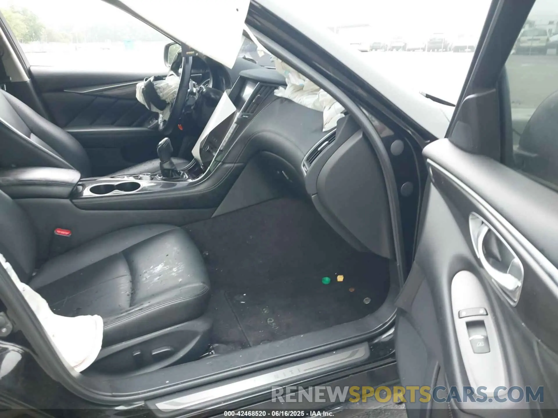 5 Photograph of a damaged car JN1EV7AR4LM255764 INFINITI Q50 2020