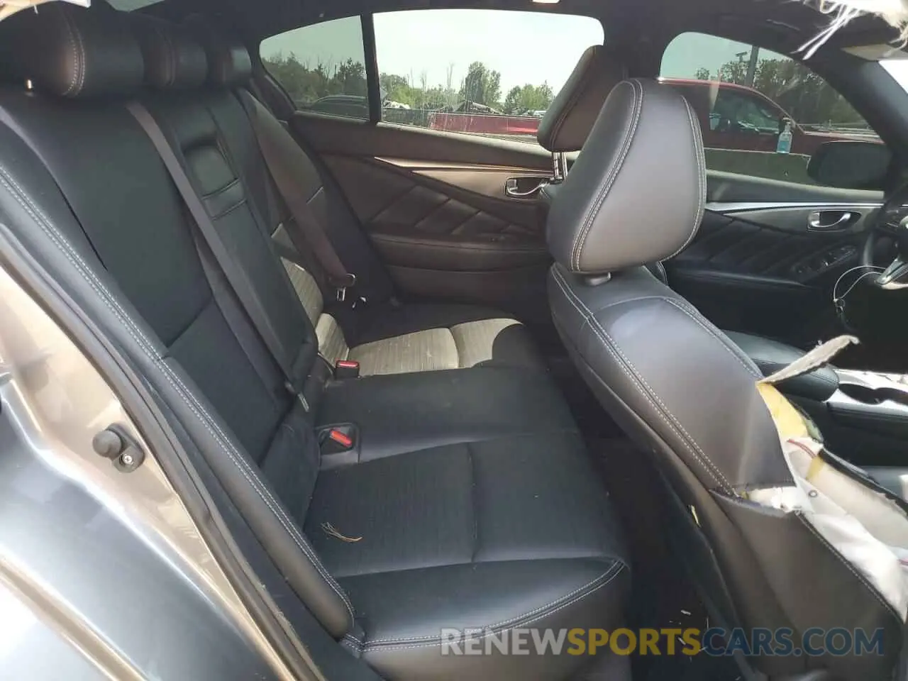 10 Photograph of a damaged car JN1EV7AR6LM253692 INFINITI Q50 2020