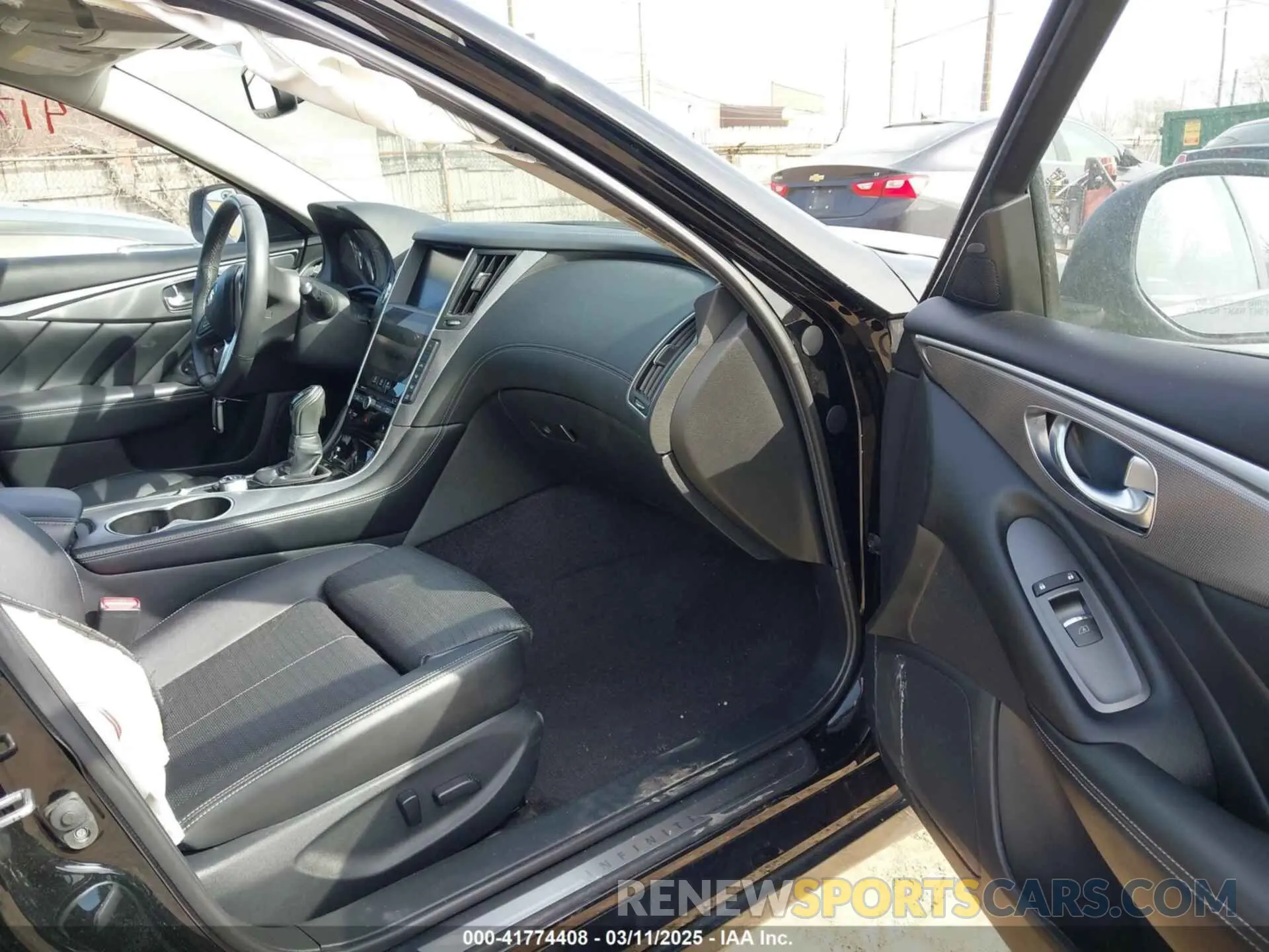 5 Photograph of a damaged car JN1EV7AR8LM254553 INFINITI Q50 2020