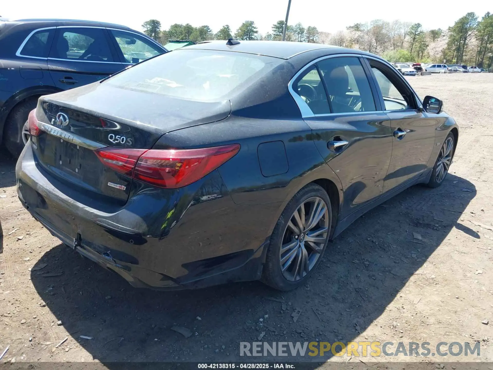 4 Photograph of a damaged car JN1EV7AR8LM256156 INFINITI Q50 2020