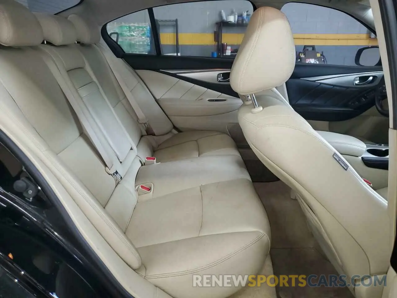 10 Photograph of a damaged car JN1EV7AR9LM252570 INFINITI Q50 2020