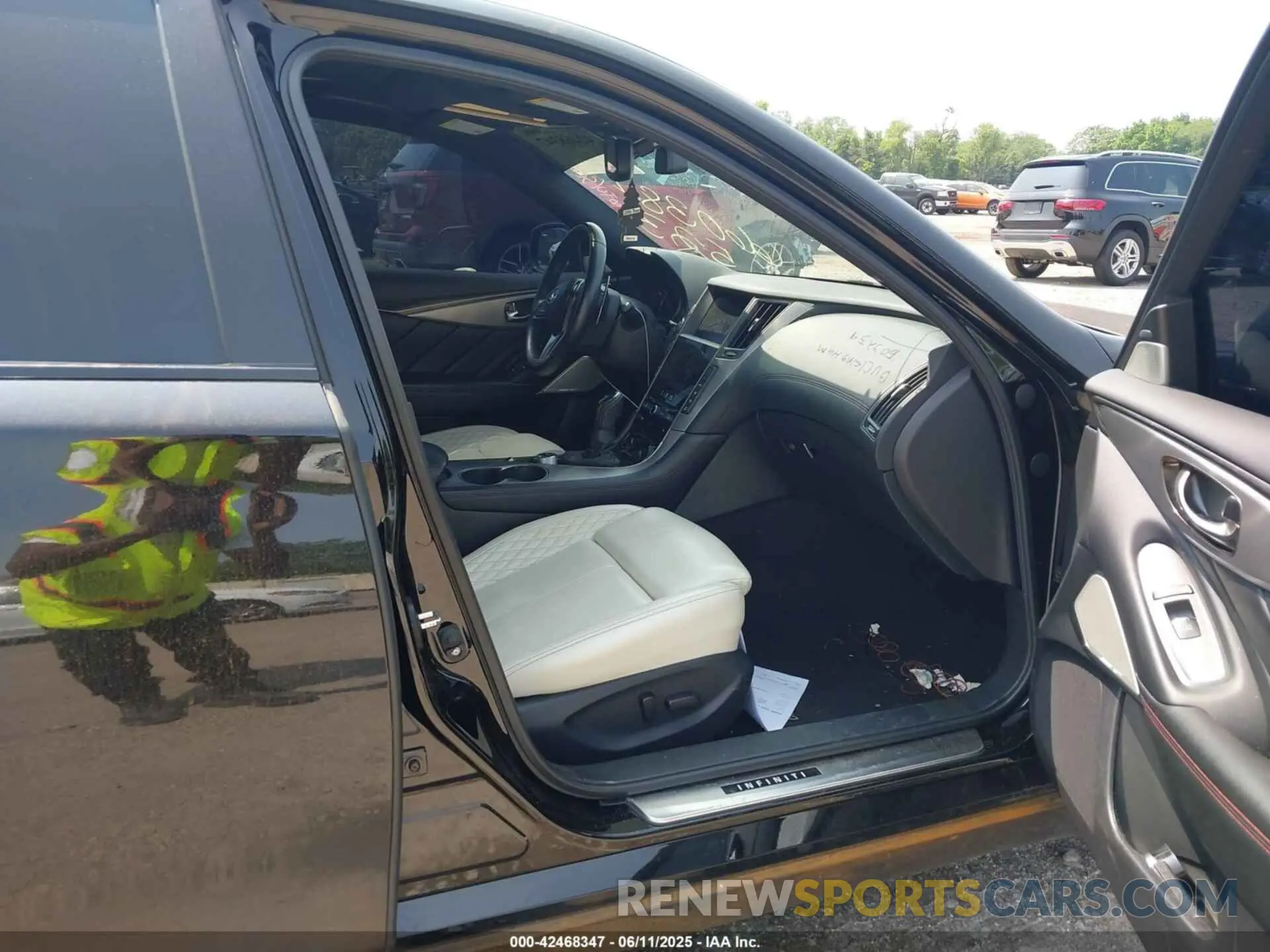 5 Photograph of a damaged car JN1FV7AR8LM660384 INFINITI Q50 2020
