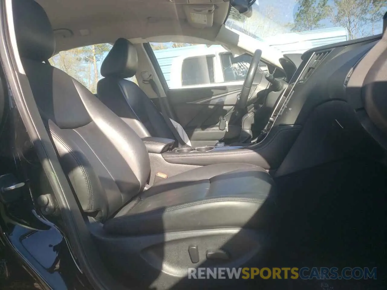 7 Photograph of a damaged car JN1EV7AP8MM703472 INFINITI Q50 2021