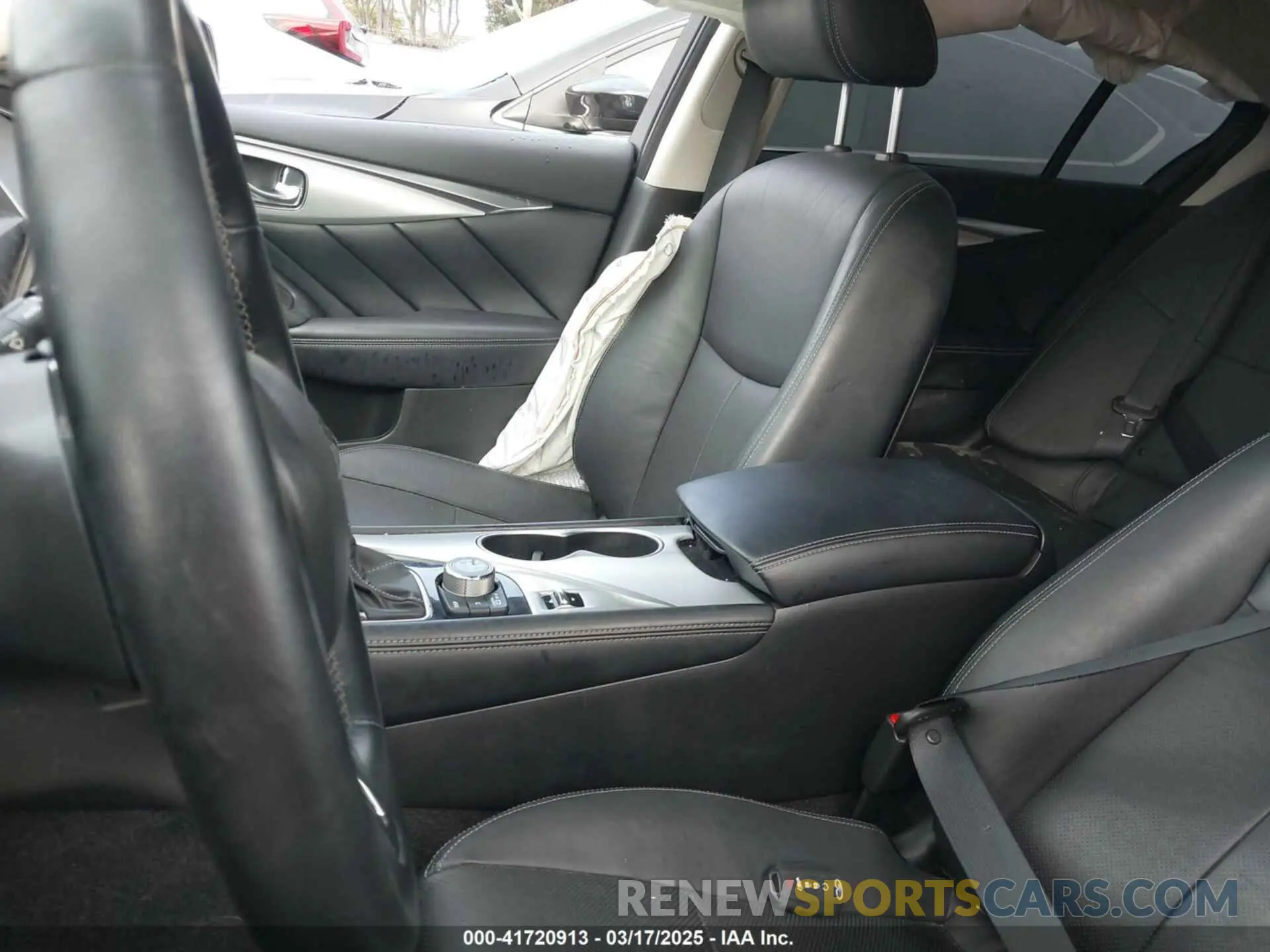 19 Photograph of a damaged car JN1EV7BP6MM702075 INFINITI Q50 2021