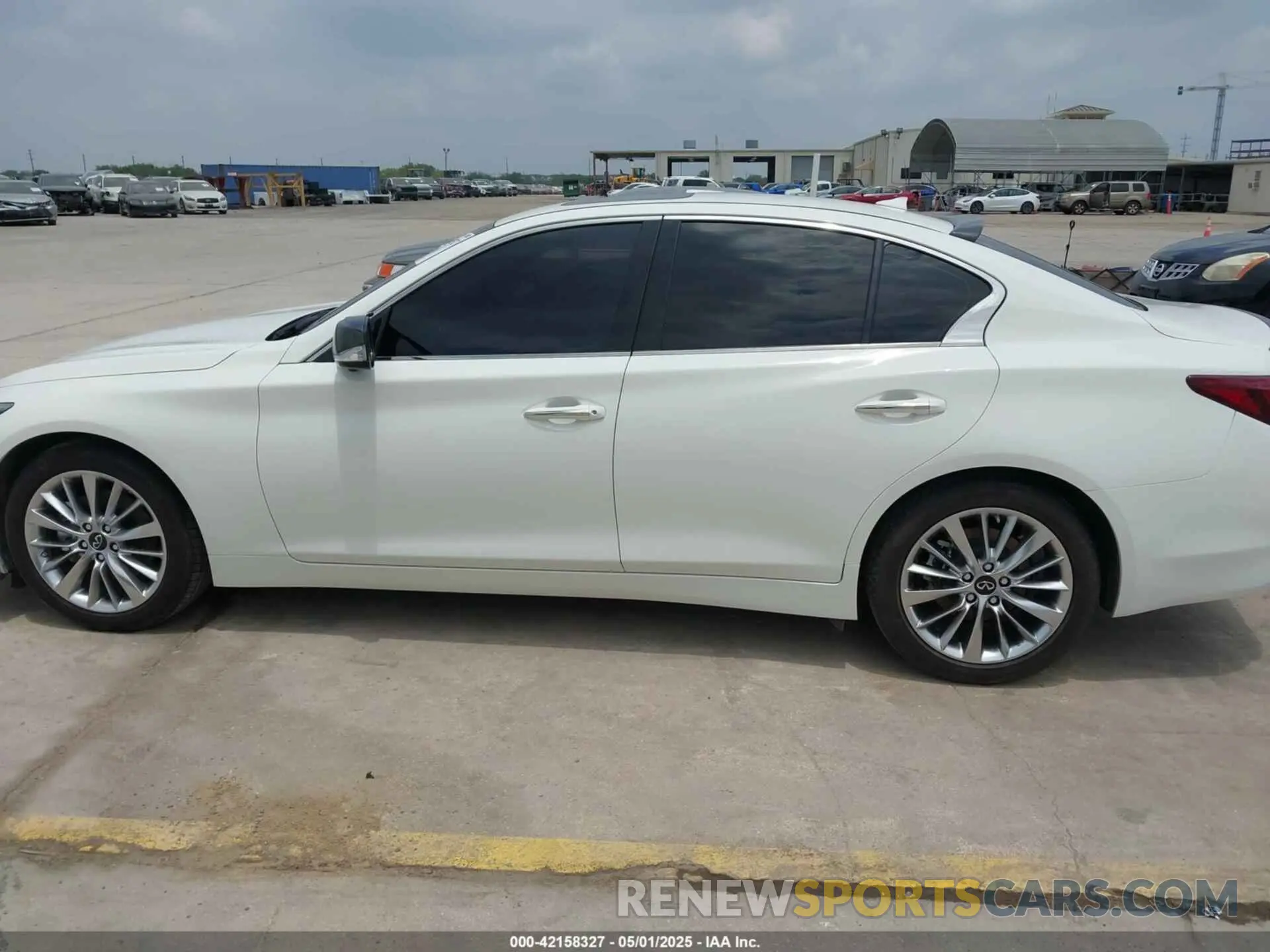 14 Photograph of a damaged car JN1EV7BRXMM752446 INFINITI Q50 2021