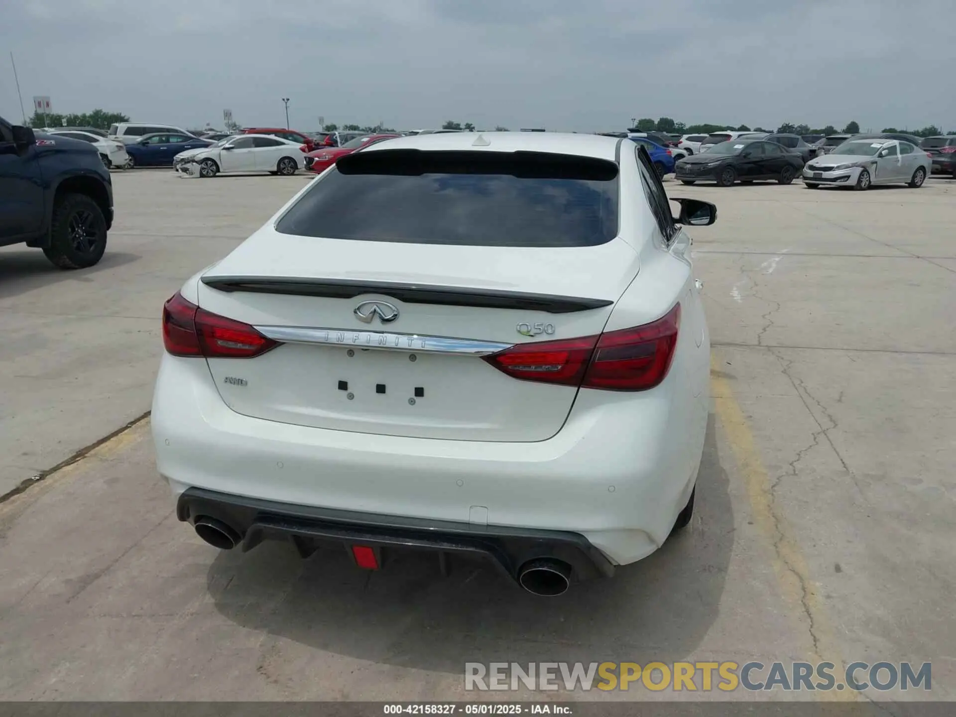 16 Photograph of a damaged car JN1EV7BRXMM752446 INFINITI Q50 2021