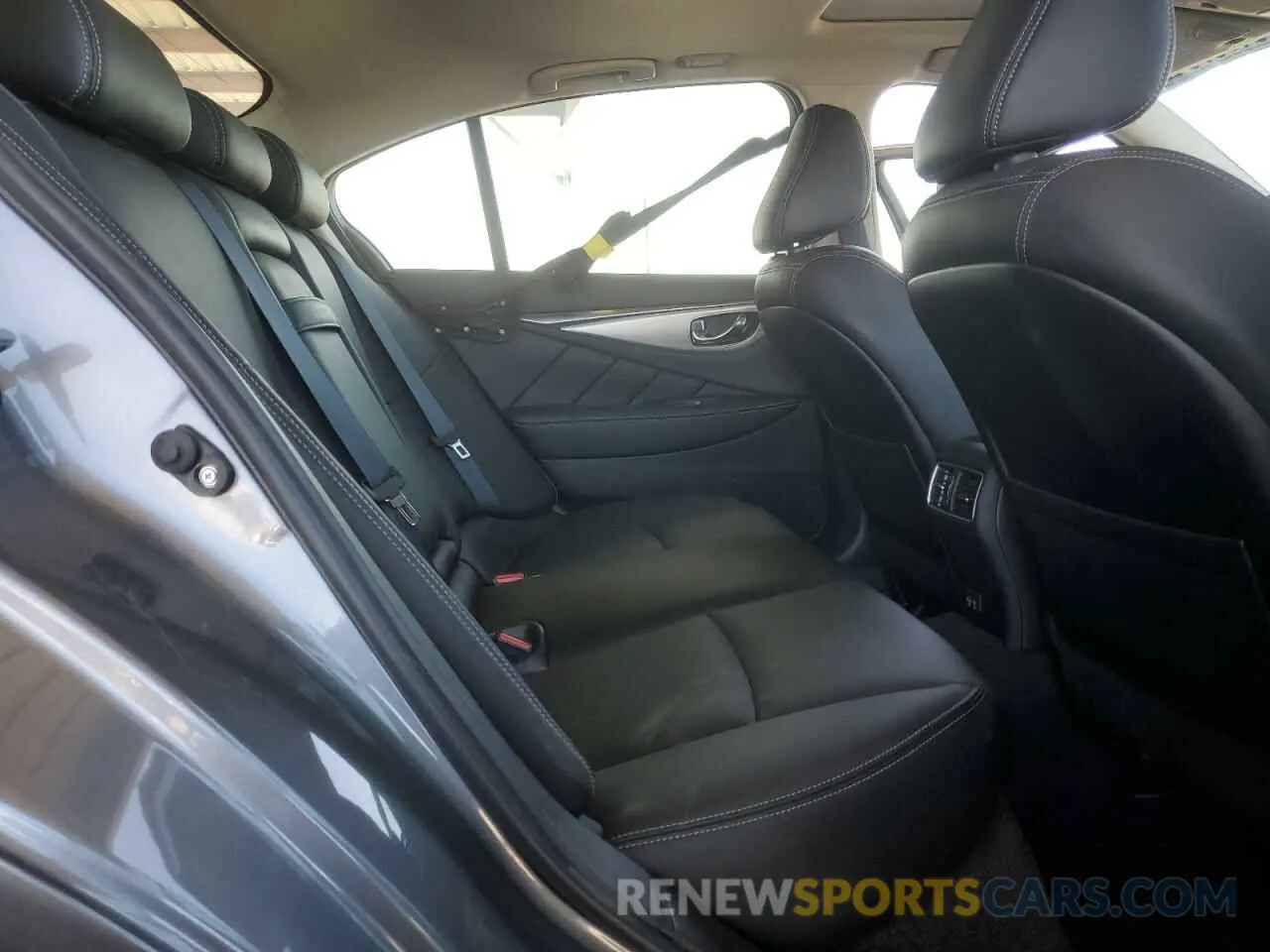11 Photograph of a damaged car JN1EV7BP1NM310610 INFINITI Q50 2022