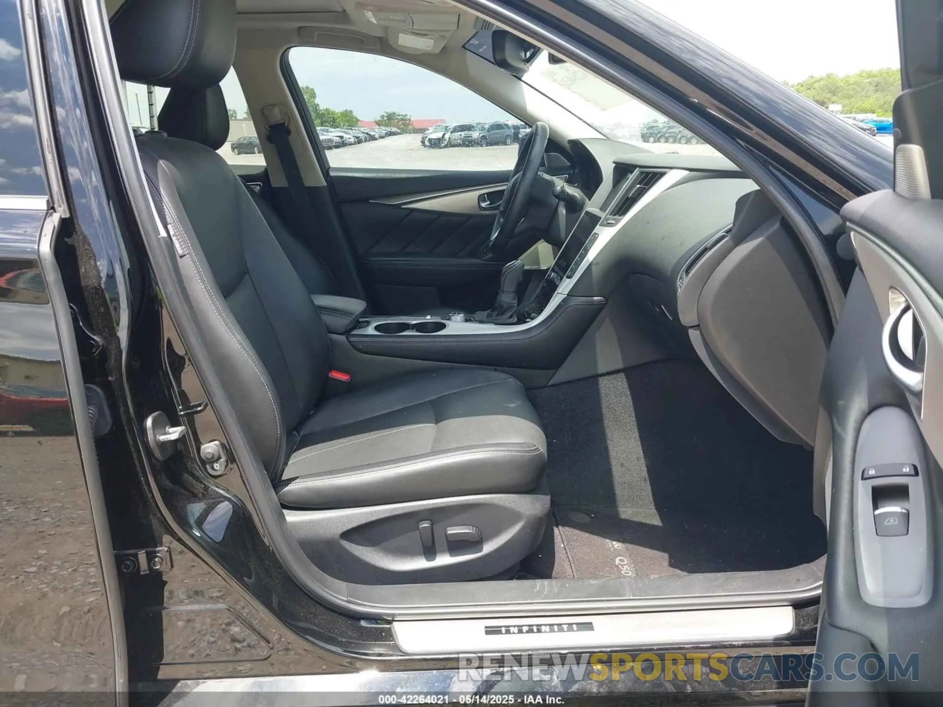 5 Photograph of a damaged car JN1EV7BP4NM310407 INFINITI Q50 2022