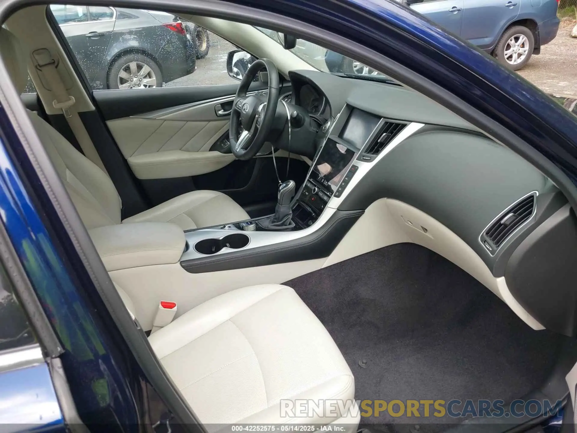 5 Photograph of a damaged car JN1EV7BR0NM340862 INFINITI Q50 2022