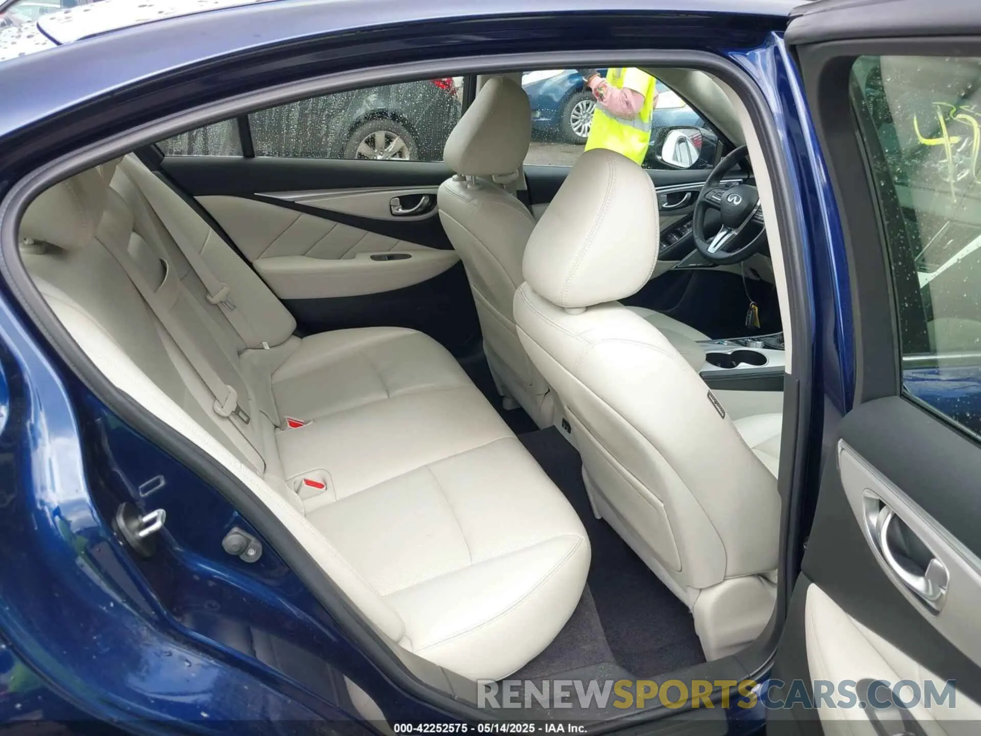 8 Photograph of a damaged car JN1EV7BR0NM340862 INFINITI Q50 2022