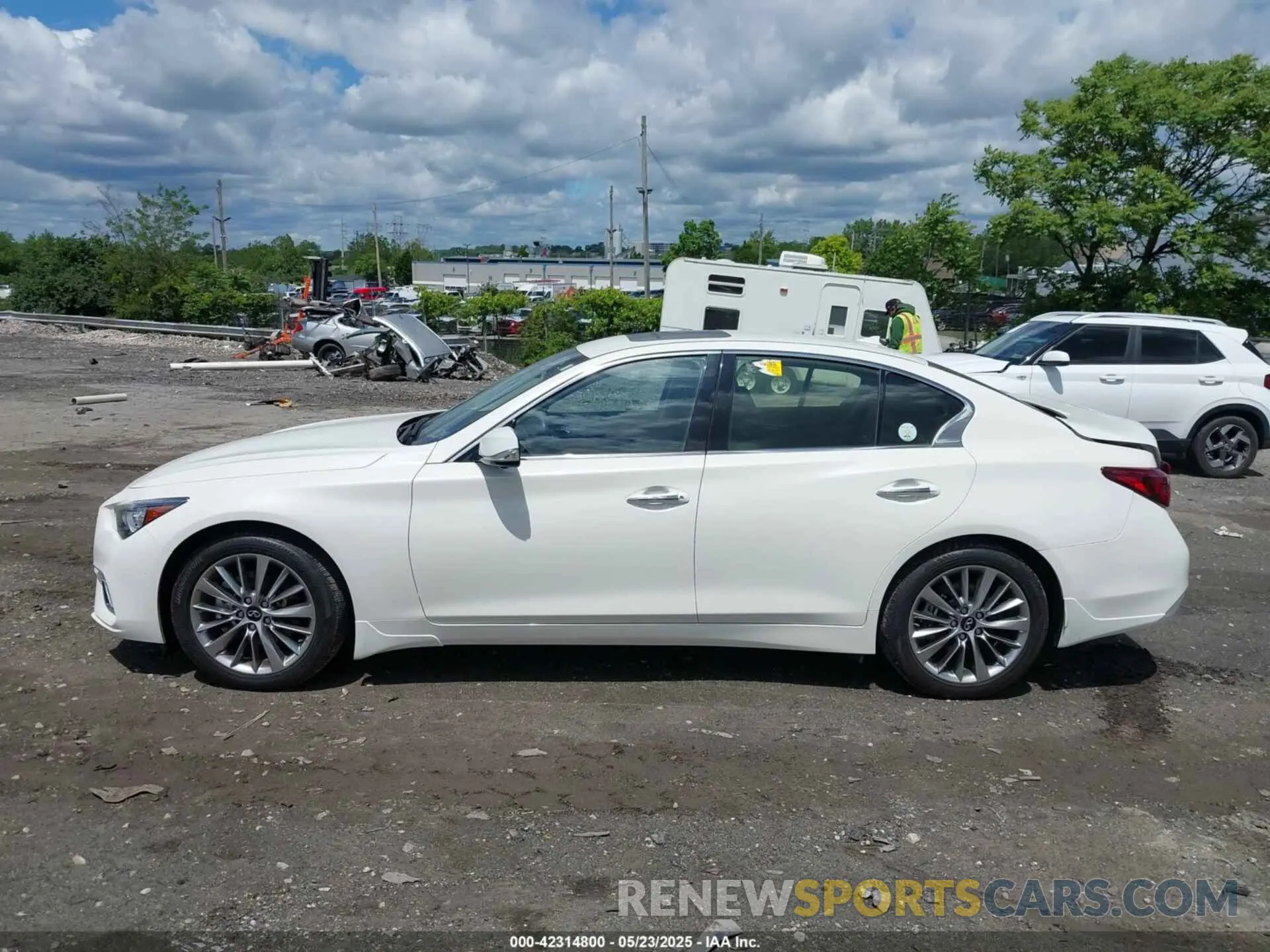 14 Photograph of a damaged car JN1EV7BR7NM340986 INFINITI Q50 2022