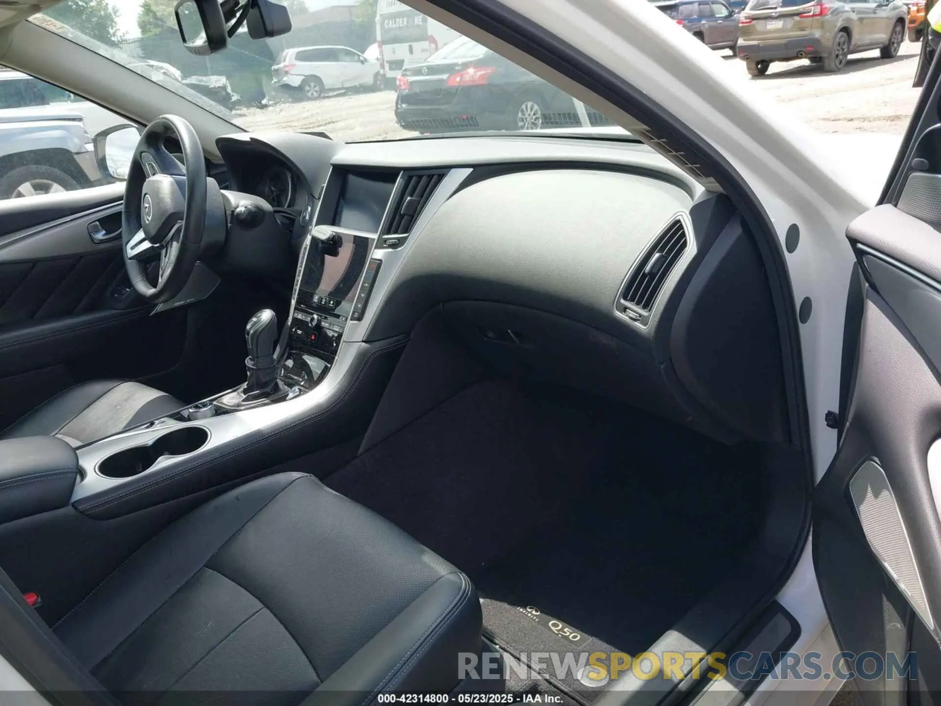 5 Photograph of a damaged car JN1EV7BR7NM340986 INFINITI Q50 2022