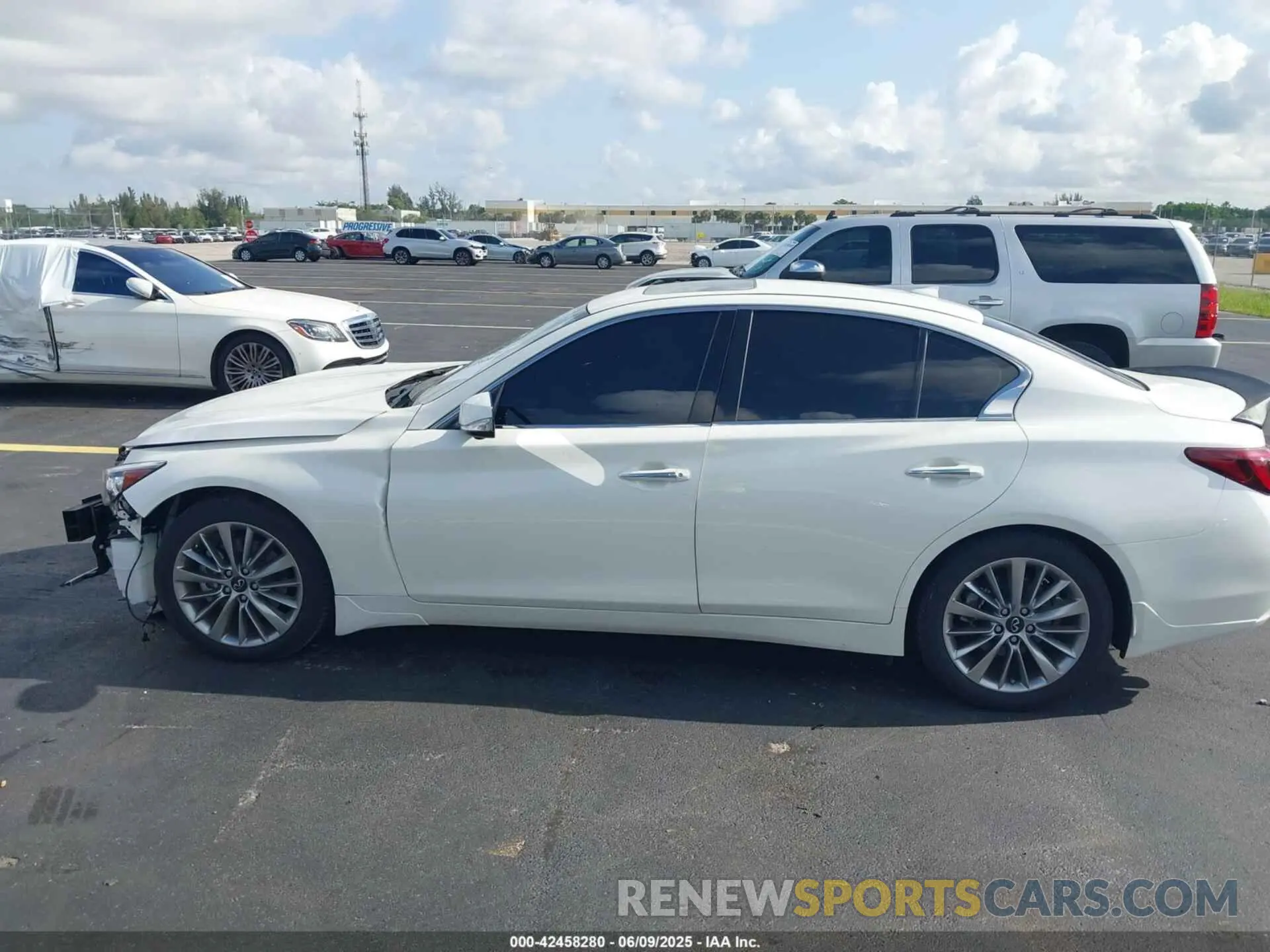 15 Photograph of a damaged car JN1EV7BRXNM341842 INFINITI Q50 2022