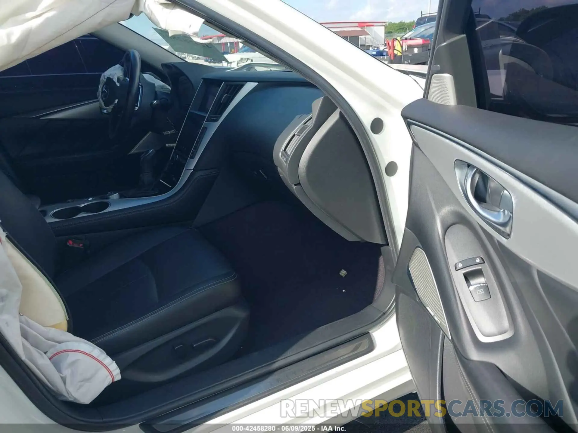 5 Photograph of a damaged car JN1EV7BRXNM341842 INFINITI Q50 2022
