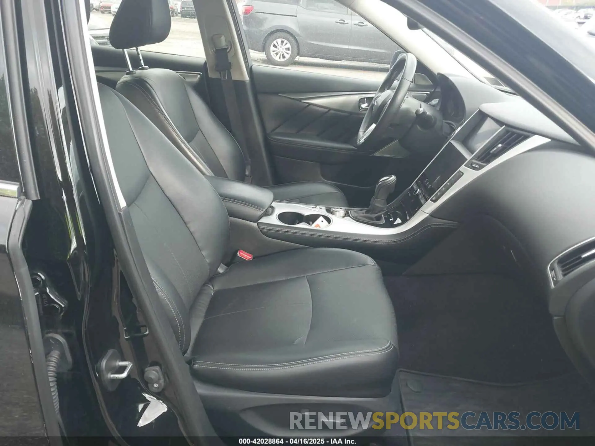 5 Photograph of a damaged car JN1EV7BRXNM342313 INFINITI Q50 2022